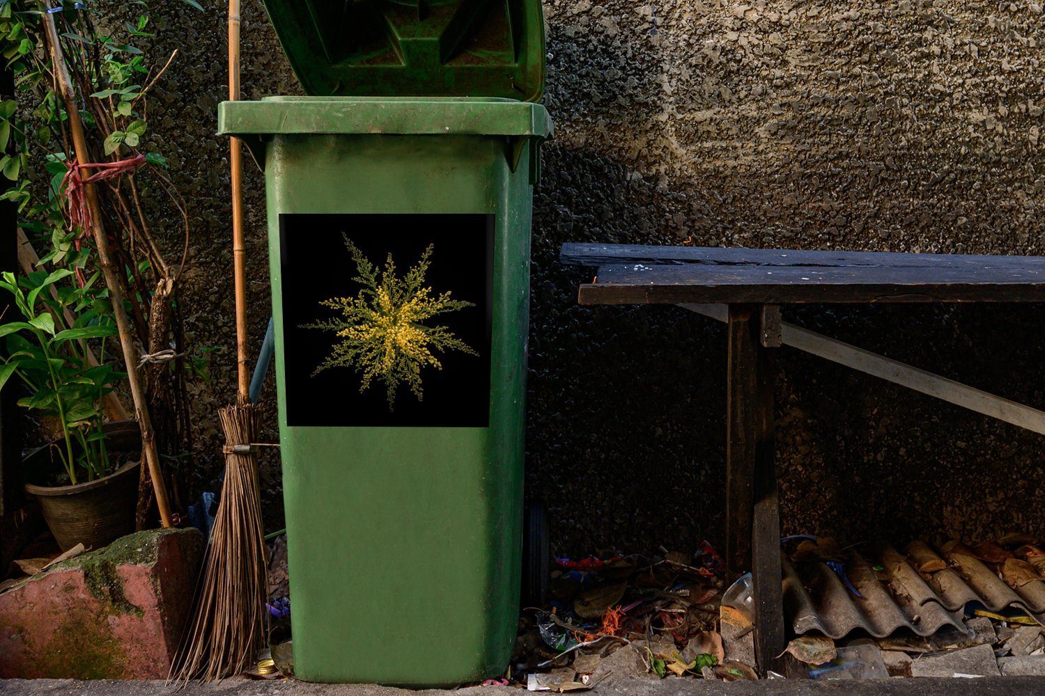 MuchoWow Wandsticker auf Mülltonne, Abfalbehälter St), Goldrutenblüte Sticker, Hintergrund Mülleimer-aufkleber, Container, (1 Eine schwarzem
