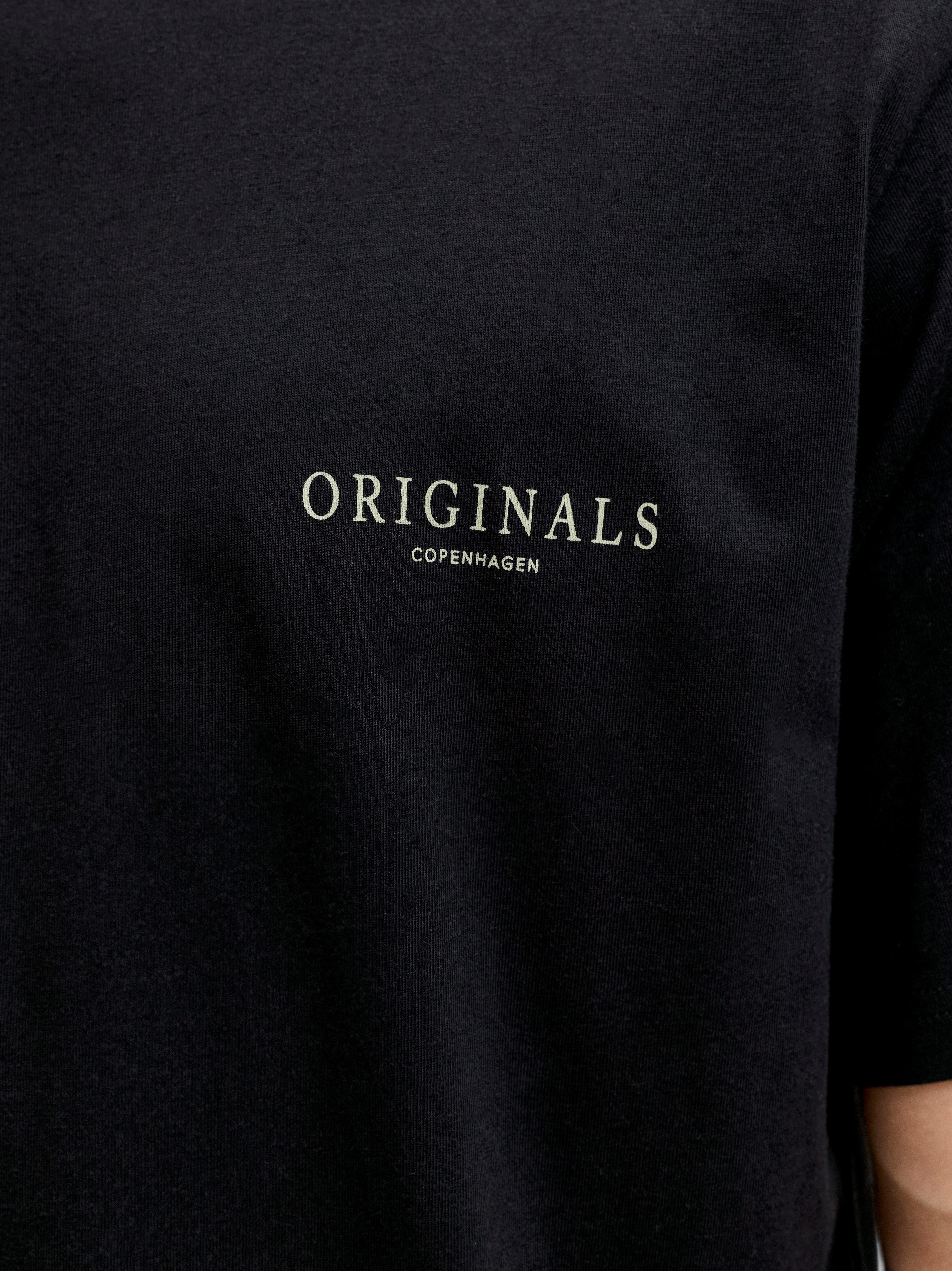 Jack & Jones Kurzarmshirt JORMONTAUK AOP BACK TEE SS CREW NECK Baumwolle, regular fit – Bild 4 von 5