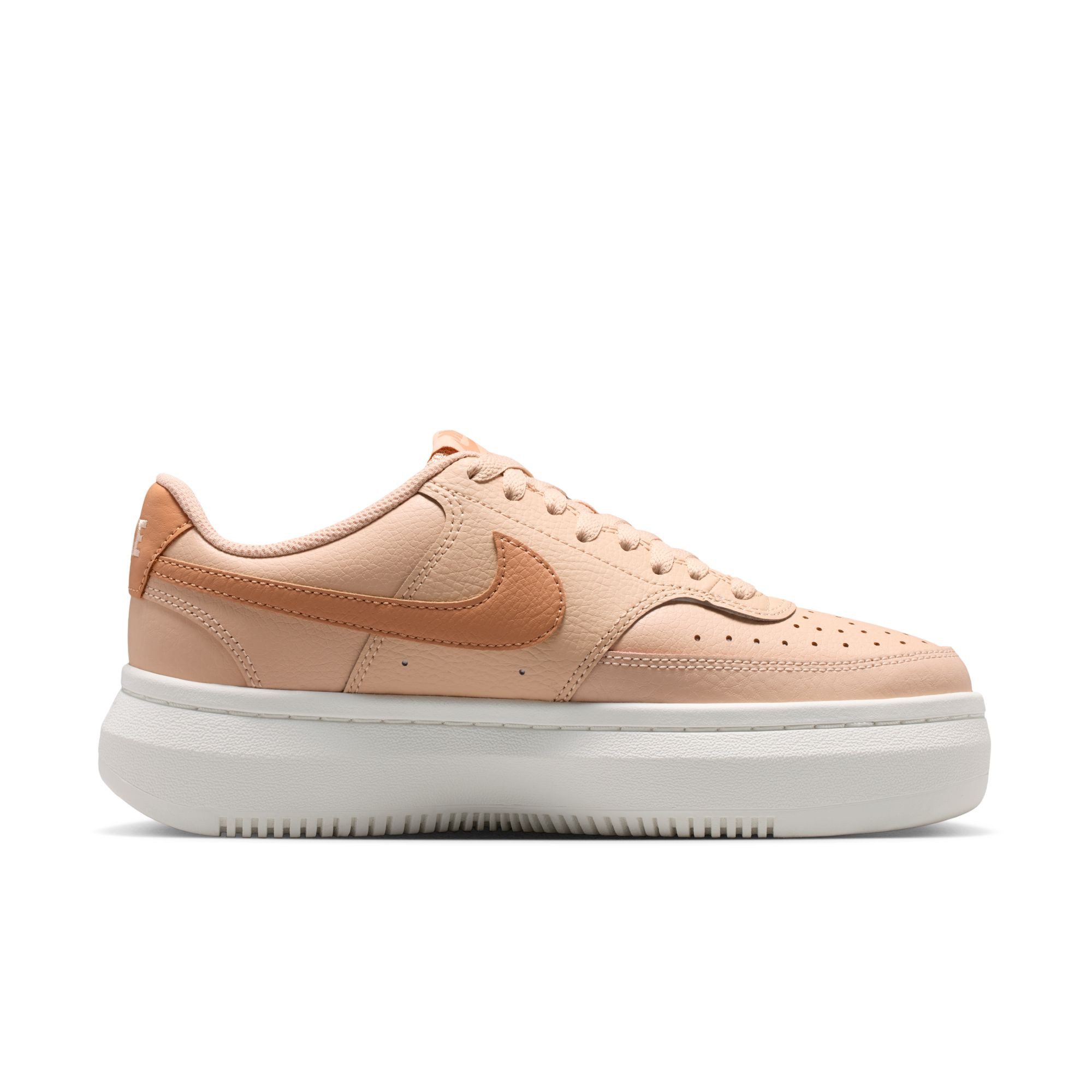 Nike Sportswear Court Vision Alta Sneaker inspiriert vom Design des Nike Air Force