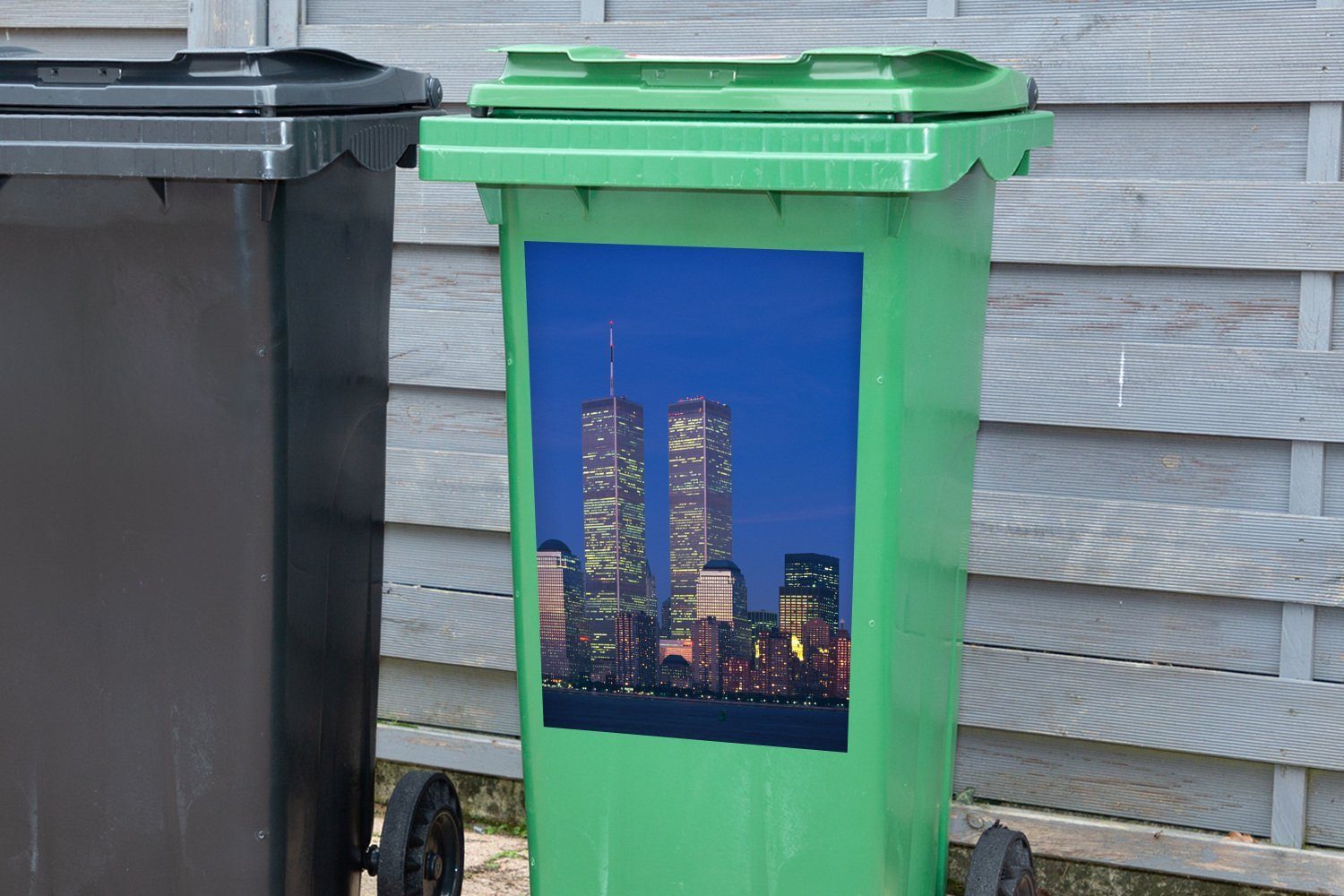 Trade der Stadtlandschaft New Abfalbehälter Wandsticker (1 World St), Sticker, von am York MuchoWow Mülltonne, inmitten Mülleimer-aufkleber, Center Das Container,