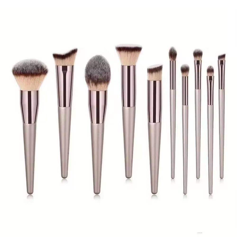 Montegoni Make-up Set 10x Make up Pinsel Set Champagne Gold Vegan Foundation Puder, 10 Stück Kosmetikpinsel Set, Vegane Borsten, cruelty free, weich, langlebig formstabil