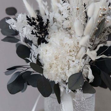 Trockenblume Umarmung der Natur: Brautstrauß mit Hortensie und Eukalyptus, LYKKE & You, Höhe 60 cm