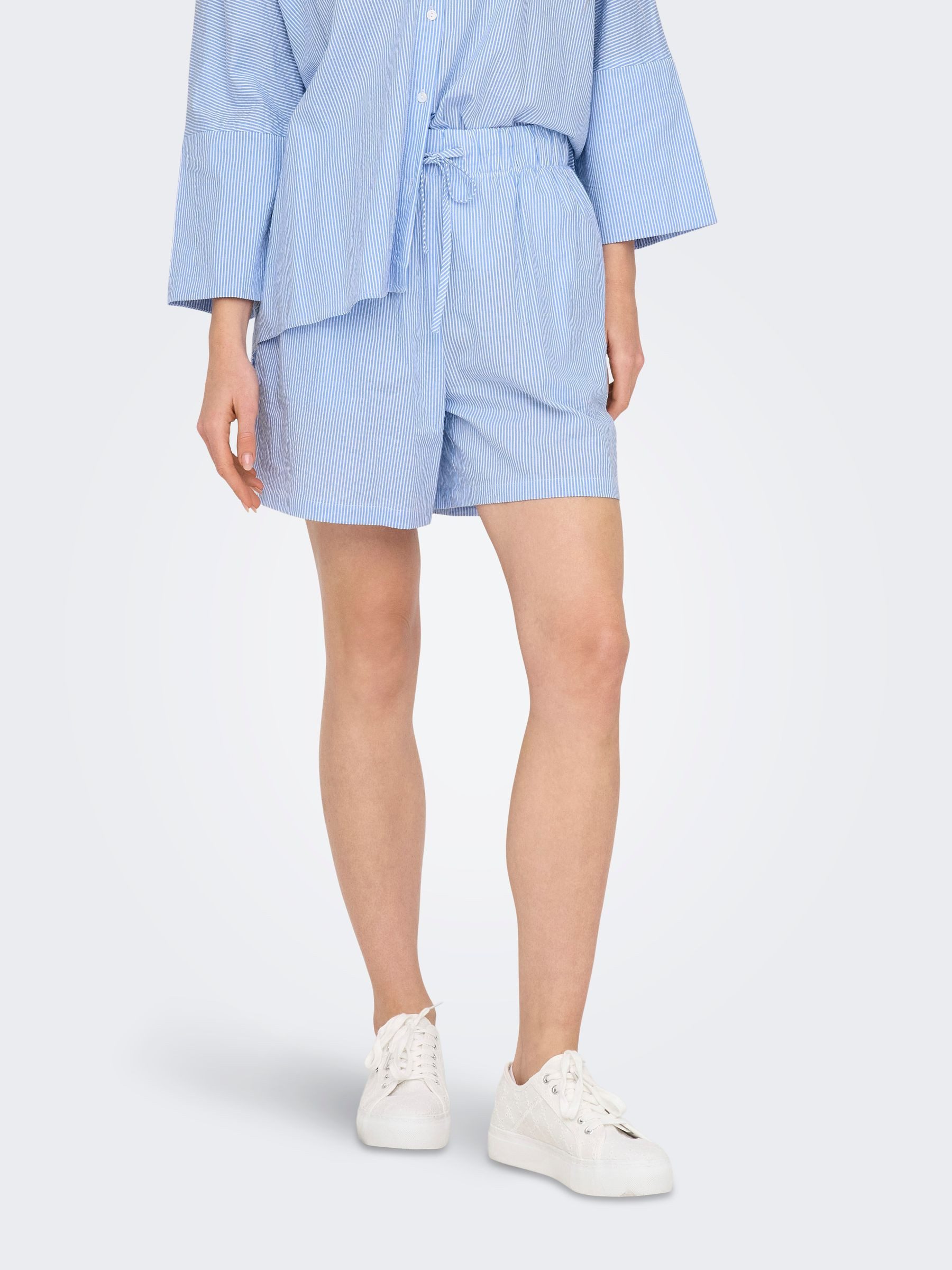ONLY Shorts Streifenmuster mit Kordelzug, luftiges Design ONLAUGUSTA SHORTS günstig online kaufen
