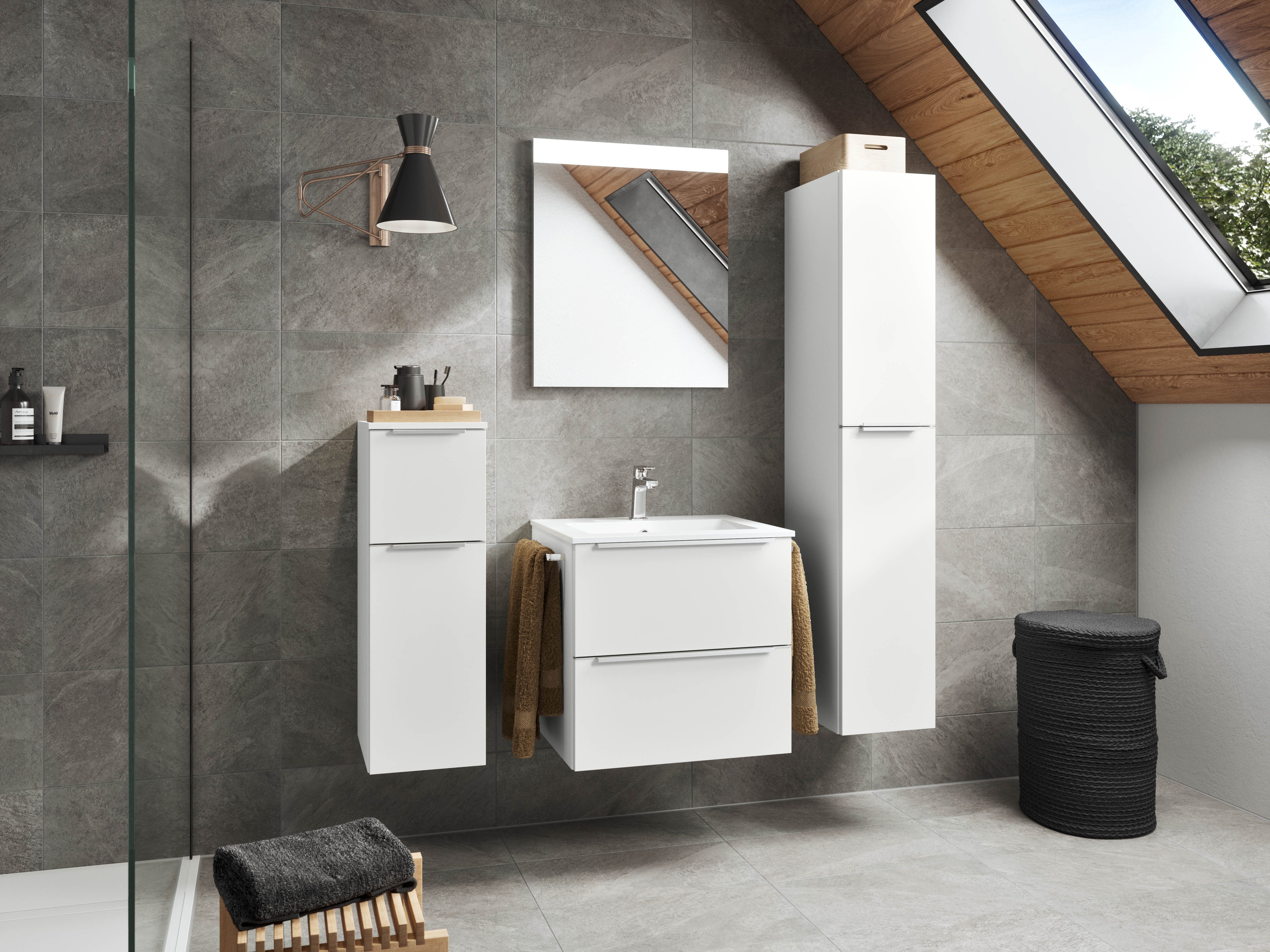 nobilia® Badmöbel-Set Levere, (4-St., vormontiert, mit Soft-Close), inkl. Spiegel mit Touch-Sensor, in vier Breiten