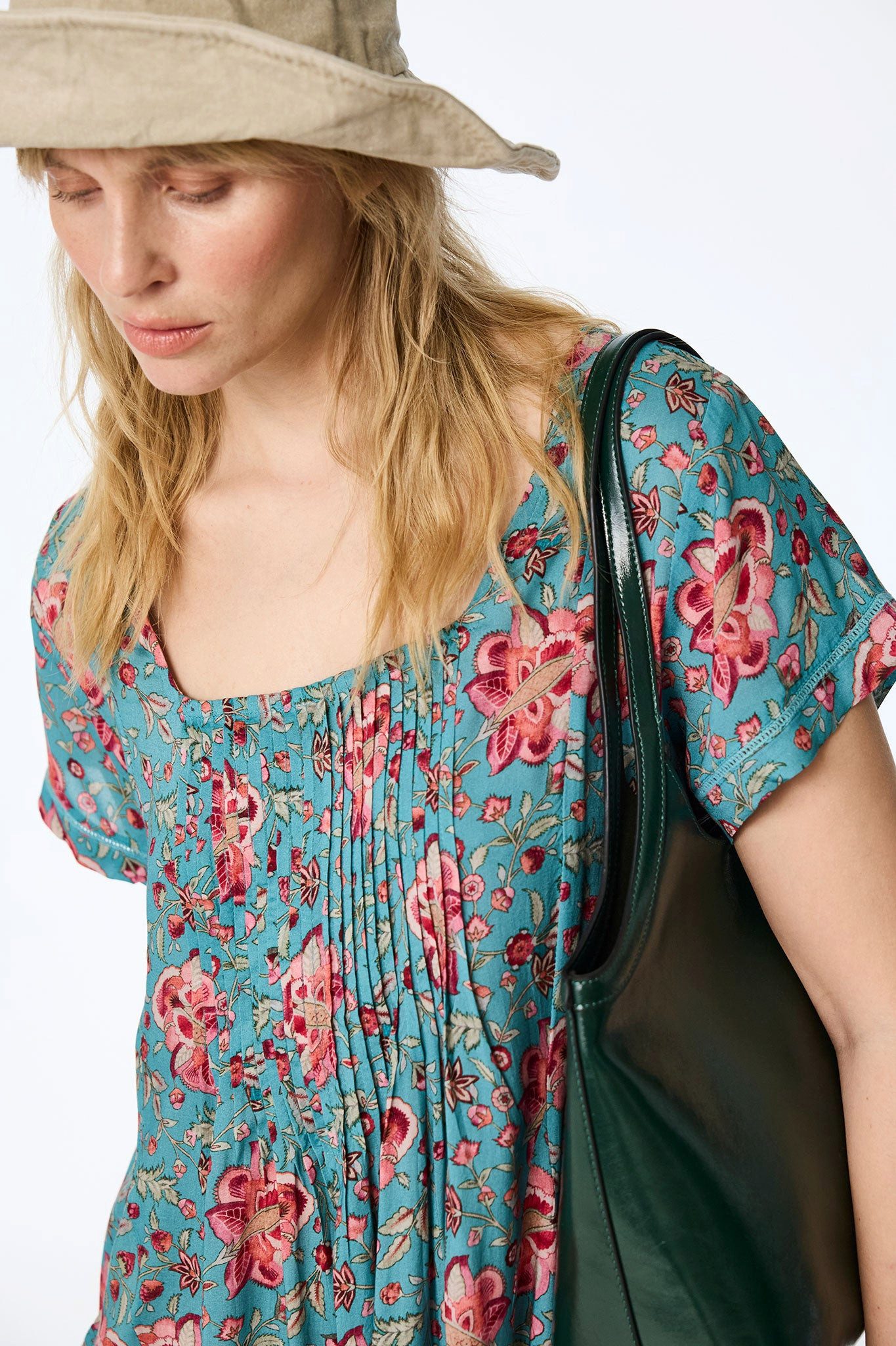 Himalaya Clothing Tunika Edles Kleid Damen mit stilvollem Blütenmuster in leuchtenden Farben Fließendes Blumenkleid aus hochwertiger Viskose