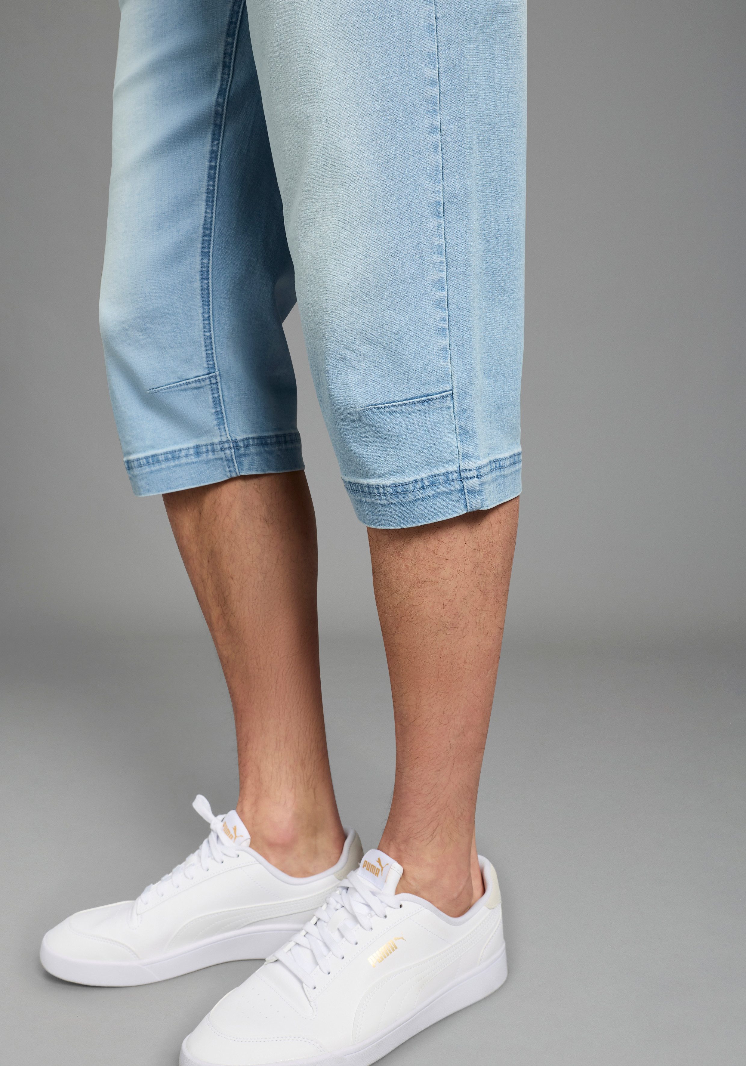 Bruno Banani Jeansbermudas Straight-Fit, normale Leibhöhe, aus elastischem Denim-Material. € 34,99, (€ 34,99 pro 1 Stk).