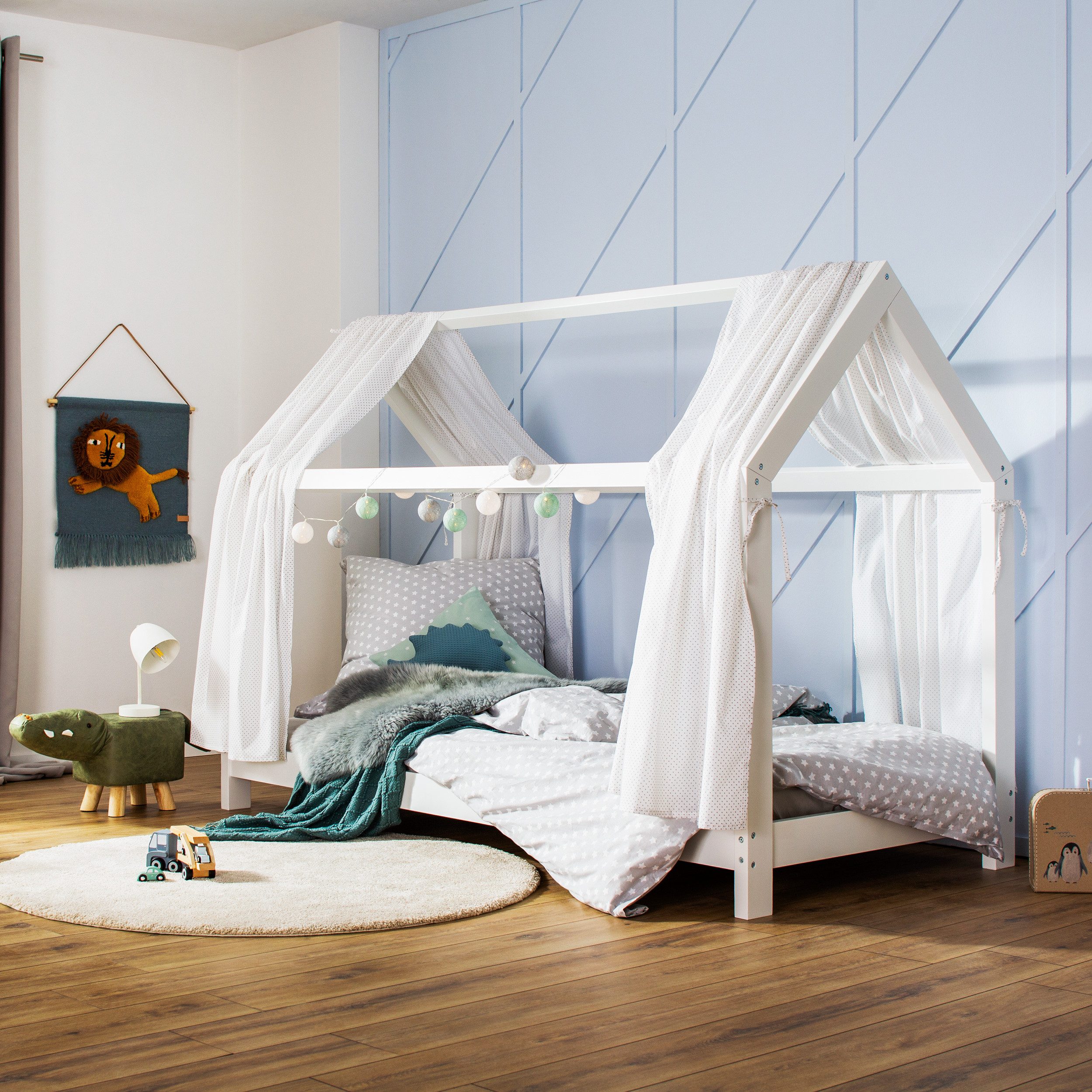 Puckdaddy GmbH Hausbett Kinderbett Finn (200x90cm) mit Bettrahmen und Lattenrost