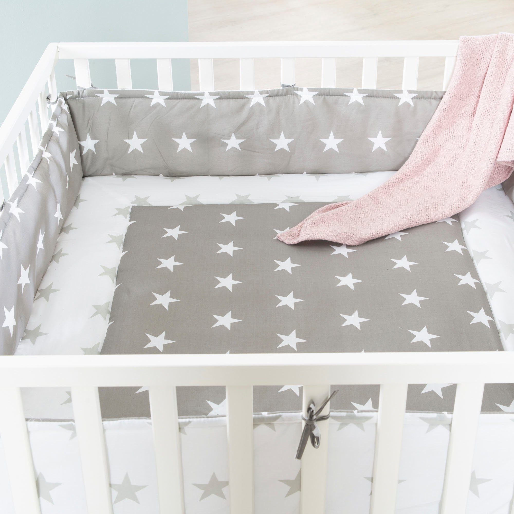 roba® Laufgitter Little Stars, 100x100 cm, weiß, mit Stoffeinlage und Nestchen; Rollen, höhenverstellbar