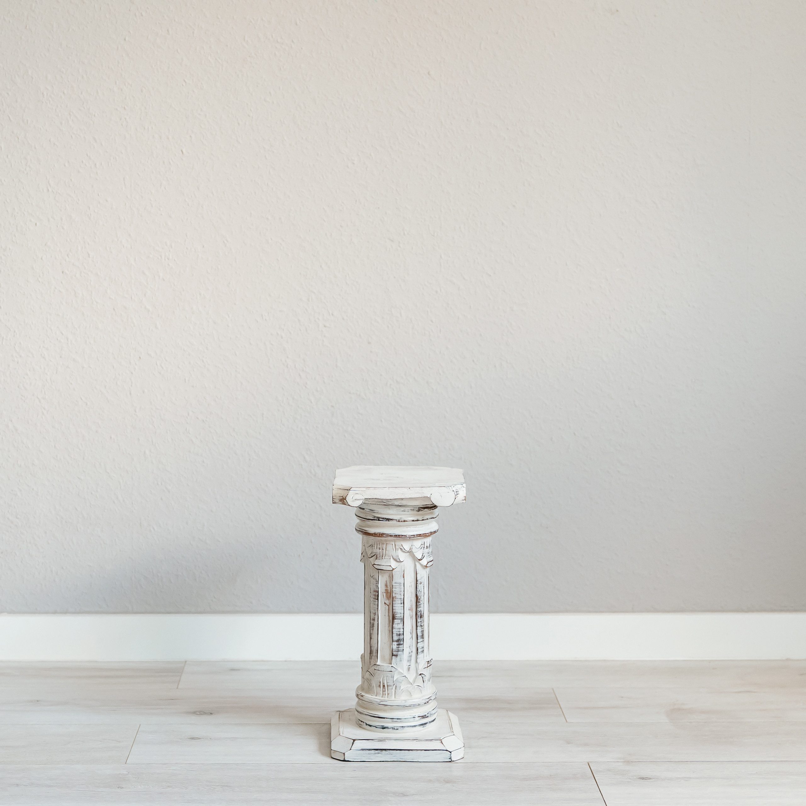 livasia Dekosäule Balinesische Säule aus Holz mit Schnitzerei, antik, handgefertigt