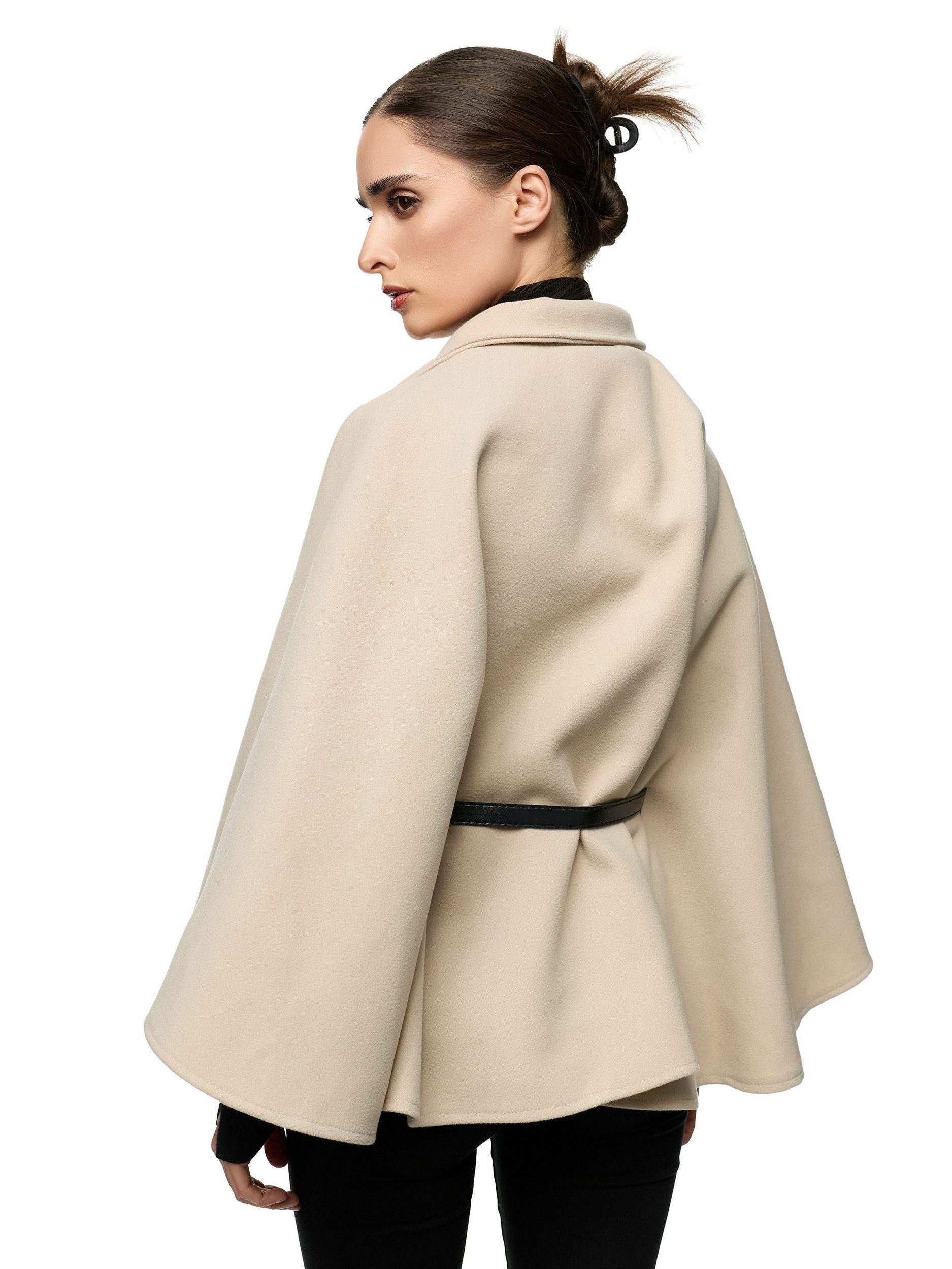 Worldclassca Poncho Worldclassca Poncho Crop Jacke Elegant Umhang Stehkragen mit Gürtel Neue Kollektion - Stilvolle und gemütliche Mode für Damen