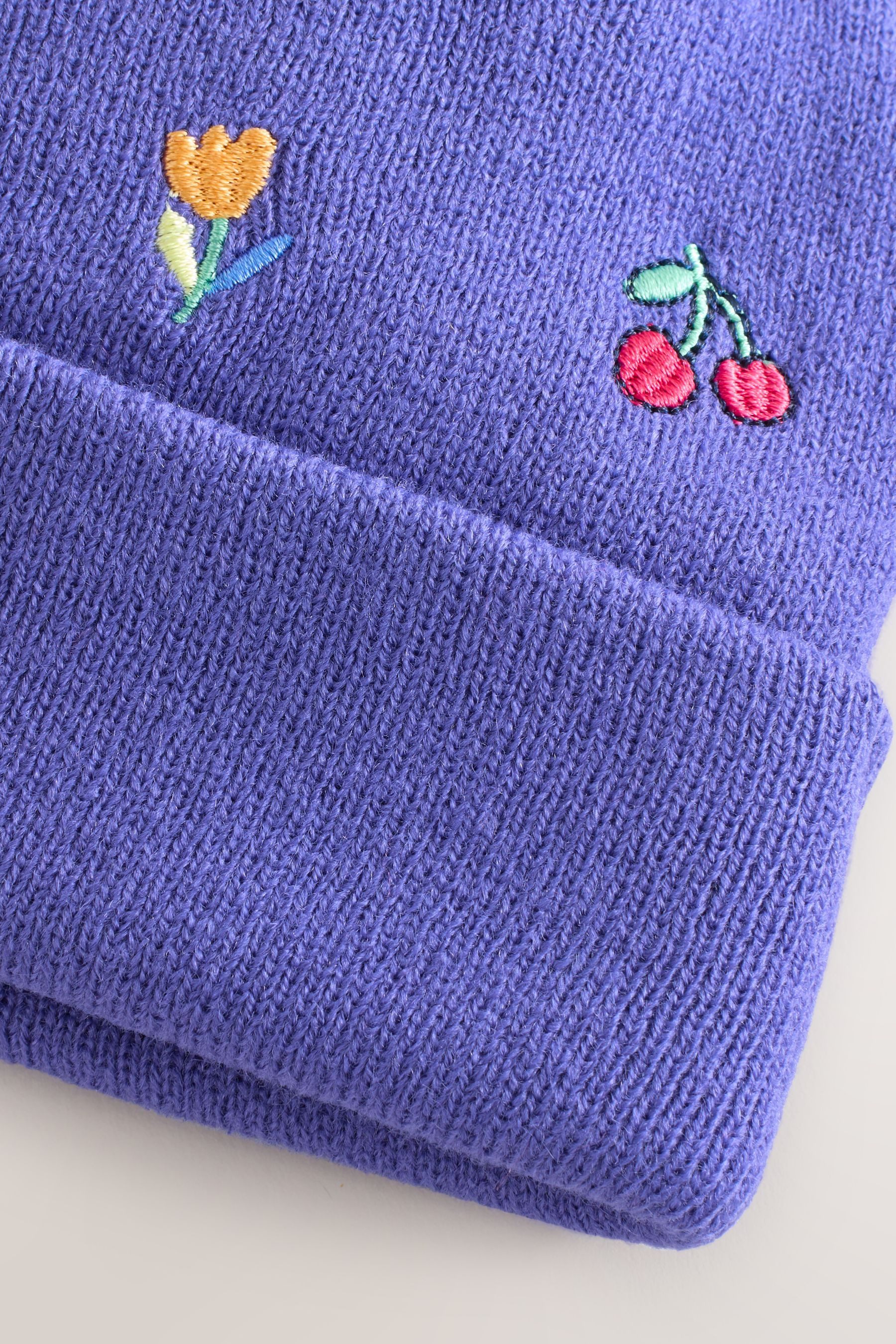 Next Beanie Bestickte Bommelmütze (1-St) günstig online kaufen