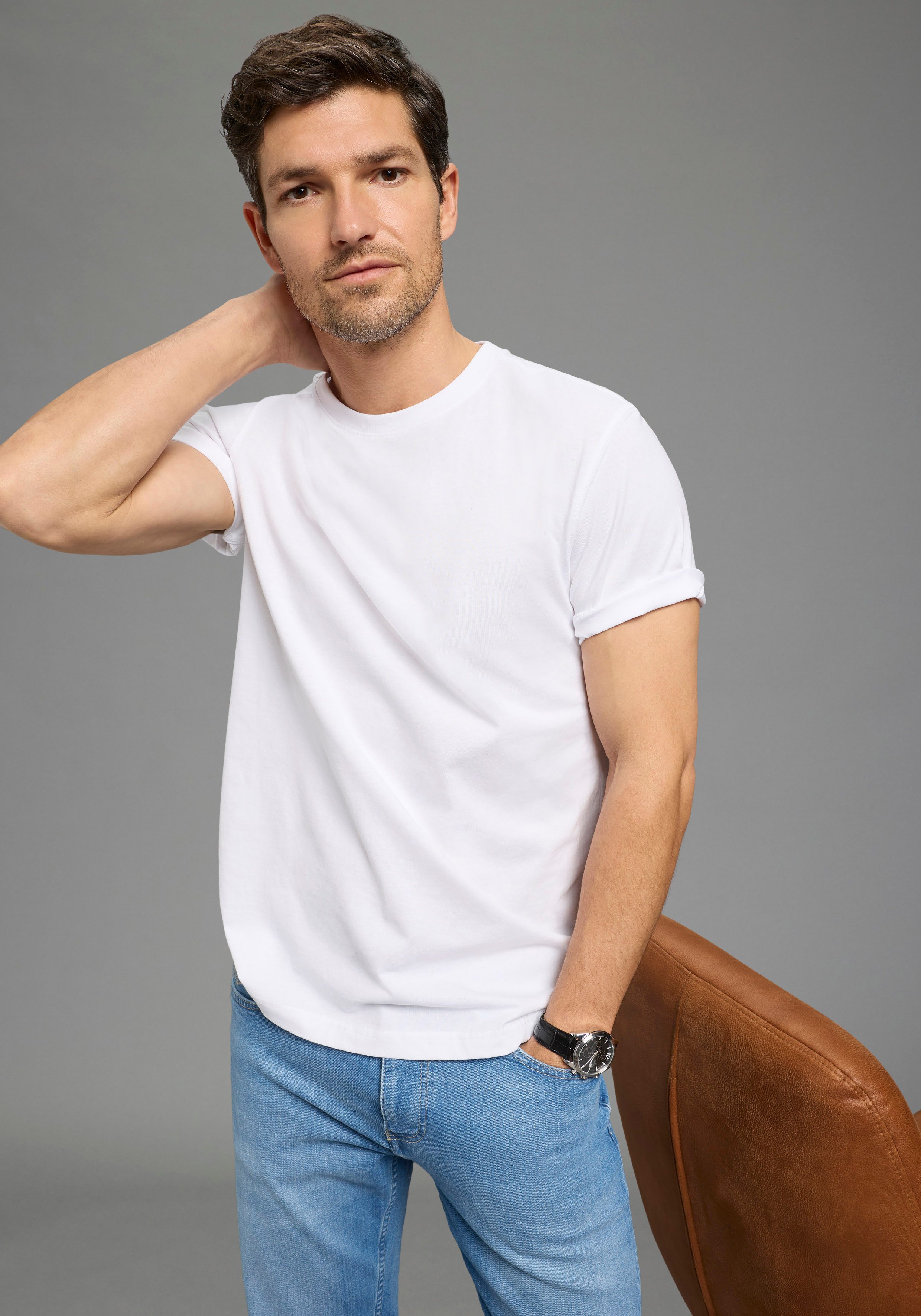Man's World Rundhalsshirt (5er-Pack) Kurzarm, Regular Fit, unifarben, Rundhals, aus Baumwolle