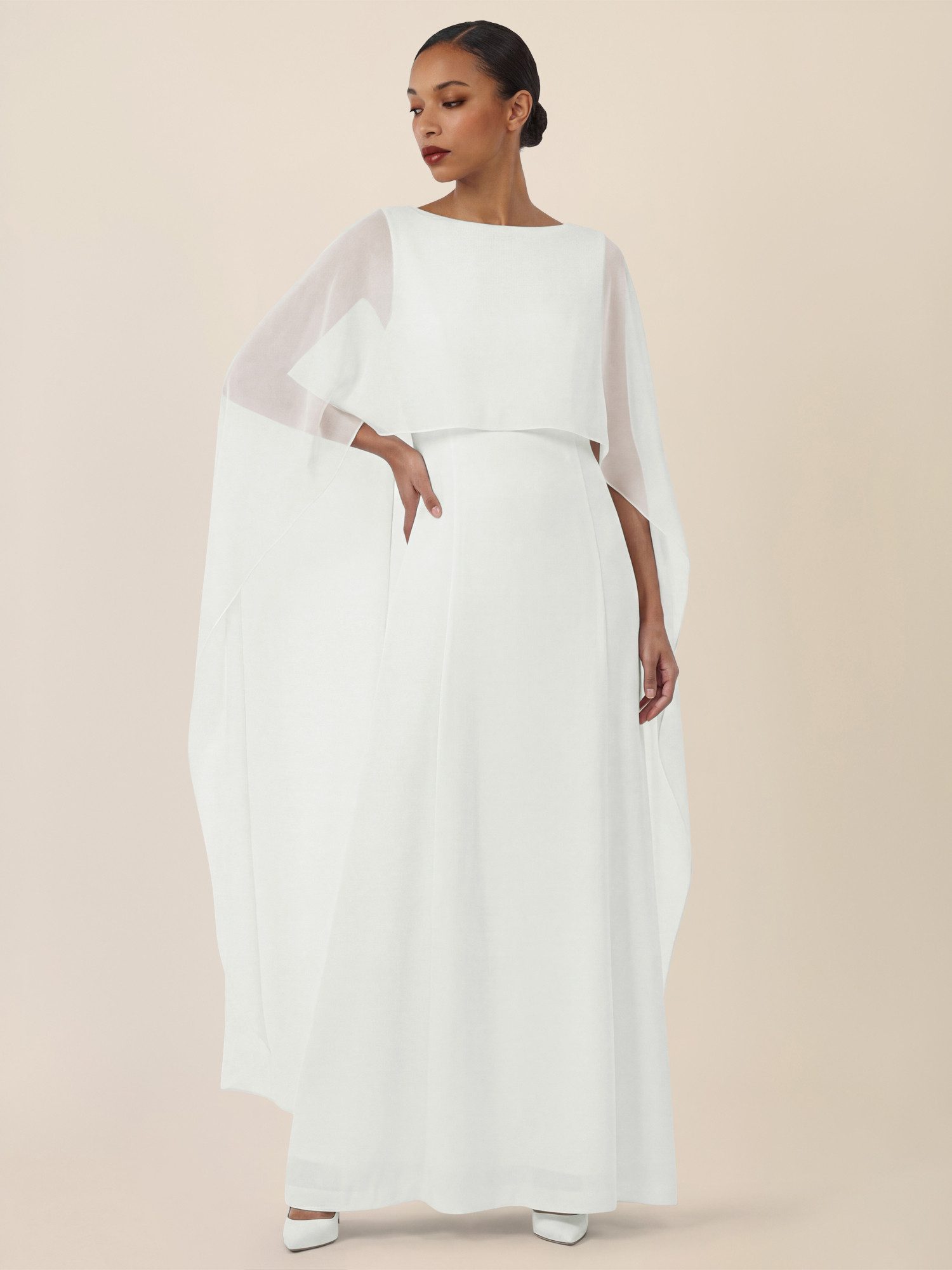 Apart Brautkleid mit fließender Eleganz günstig online kaufen