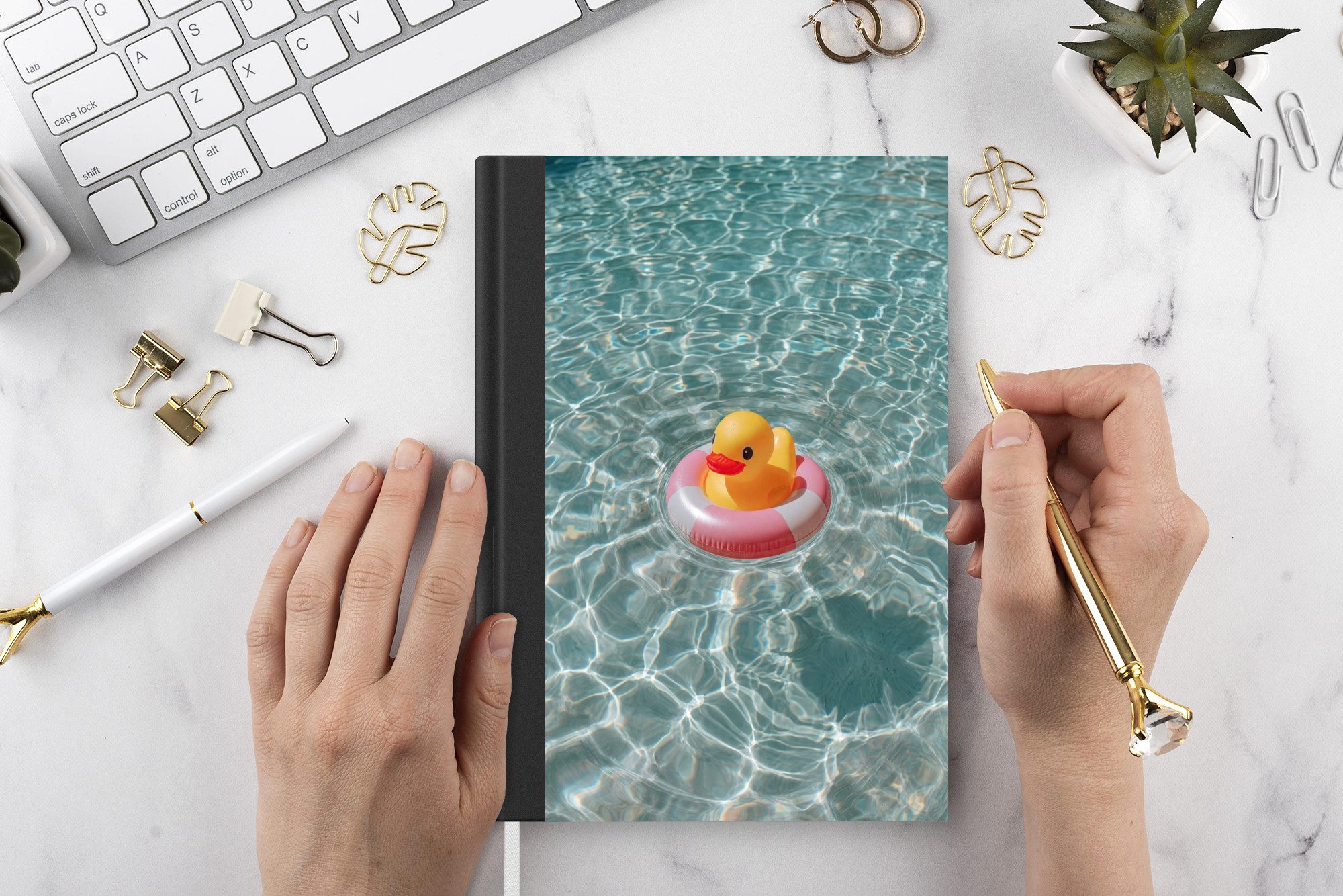 MuchoWow Notizbuch Gummi-Ente - Schwimmband - Gelb, Notebook, Notizblock a5, Tagebuch, Journal Liniert