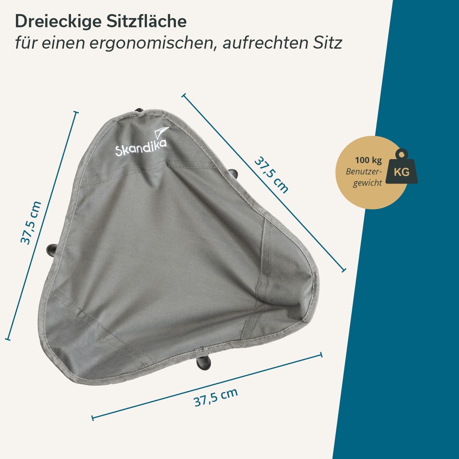 Skandika Campingstuhl Dreibeinhocker Tomperi, Klappbarer Campinghocker, bis 100 kg (Bindeband mit Klett und Trageriemen mit Karabinerhaken, fest montiert), leicht, Stahlgestänge, Anti-Rutsch-Füße, Tragetasche mit Griff