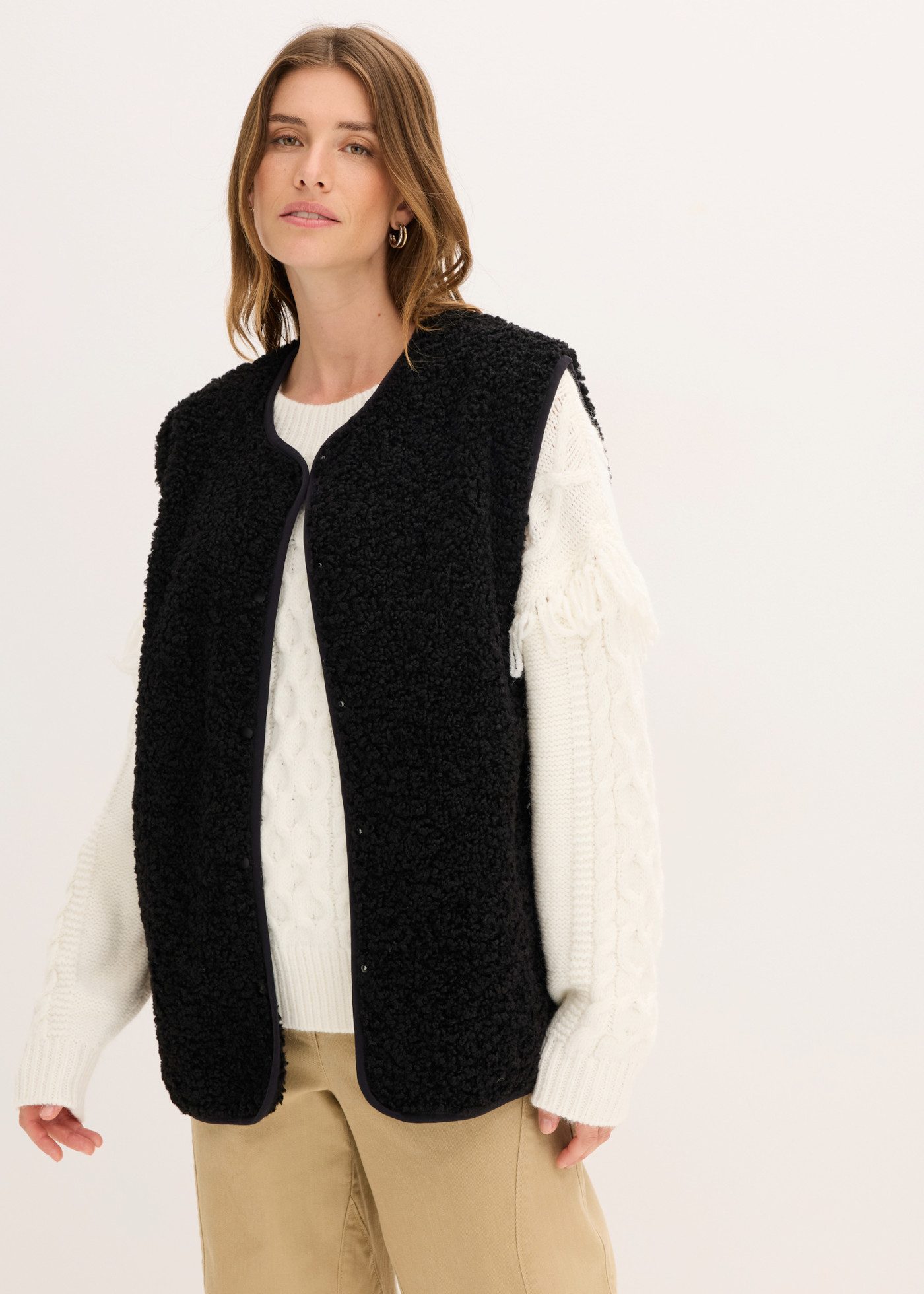 bonprix Plüschweste mit seitlichen Eingriffstaschen, aus Teddyfleece, Oversize-Passform