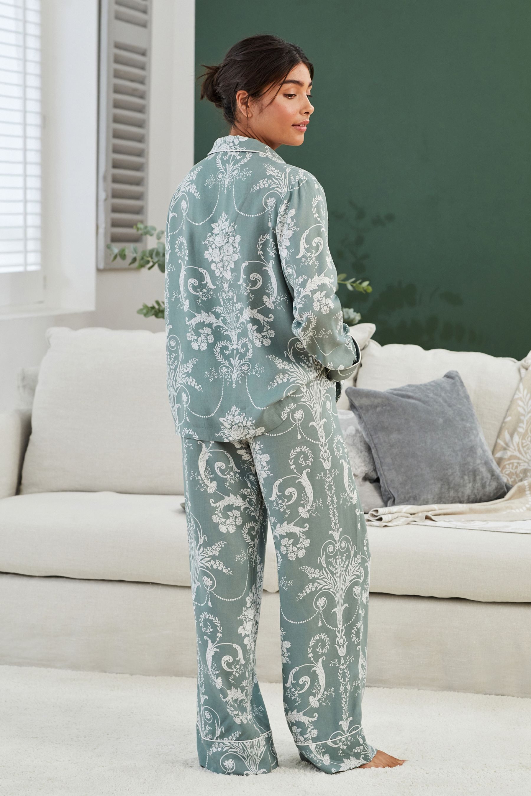 LAURA ASHLEY Pyjama Laura Ashley Josette Pyjama mit Knopfleiste (2 tlg) günstig online kaufen