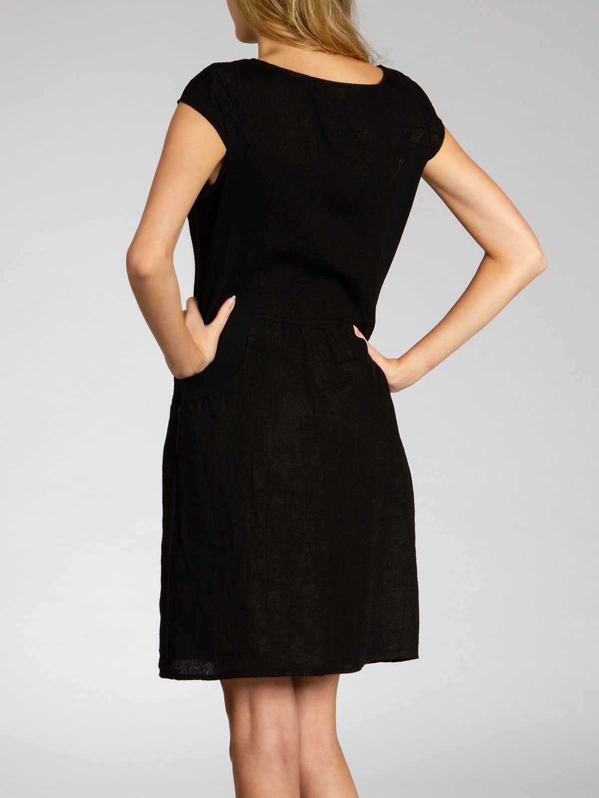 Caspar Sommerkleid SKL020 knielanges Damen Sommer Leinenkleid mit eleganter Metallspange Luftig leicht, figurumspielende Form, mit seitlichem Jersey-Einsatz