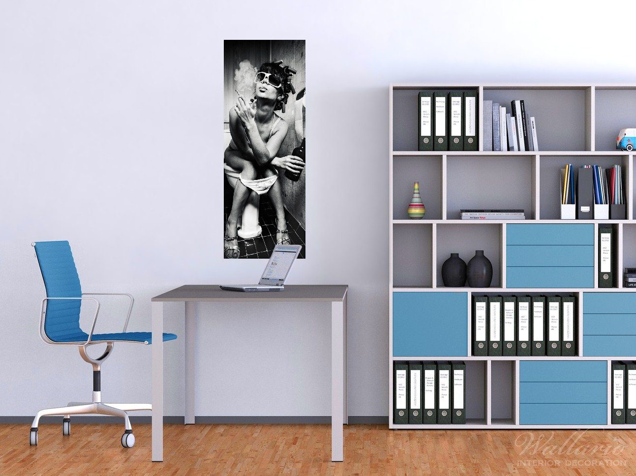 Wallario Poster, Kloparty - Sexy Frau günstig online kaufen