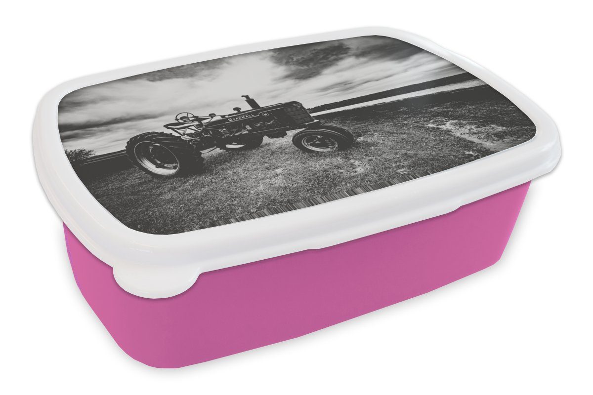 MuchoWow Lunchbox Traktor - Schwarz - Weiß - Bauernhof - Vintage, Kunststoff, (2-tlg), Brotbox für Erwachsene, Brotdose Kinder, Snackbox, Mädchen, Kunststoff rosa