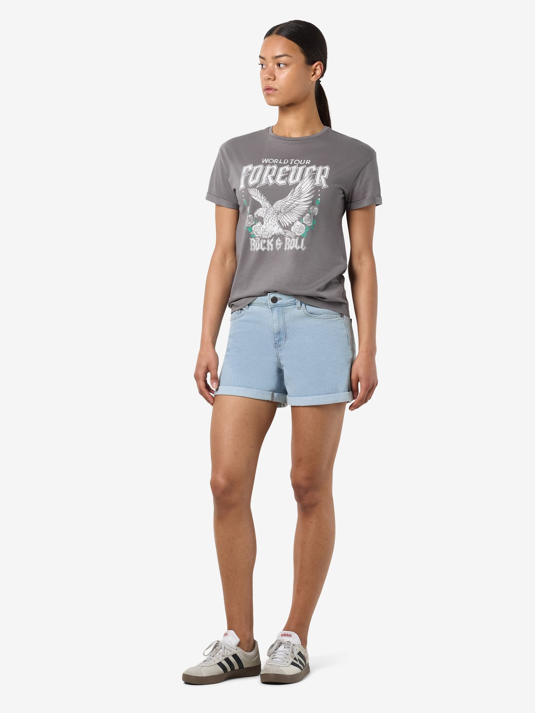 Noisy may Jeansshorts Stylische Jeansshorts Sommerlook Bequeme Passform Trenddesign (1-tlg) NMDEBBY NW SLIM SHORTS VI520LB NOOS