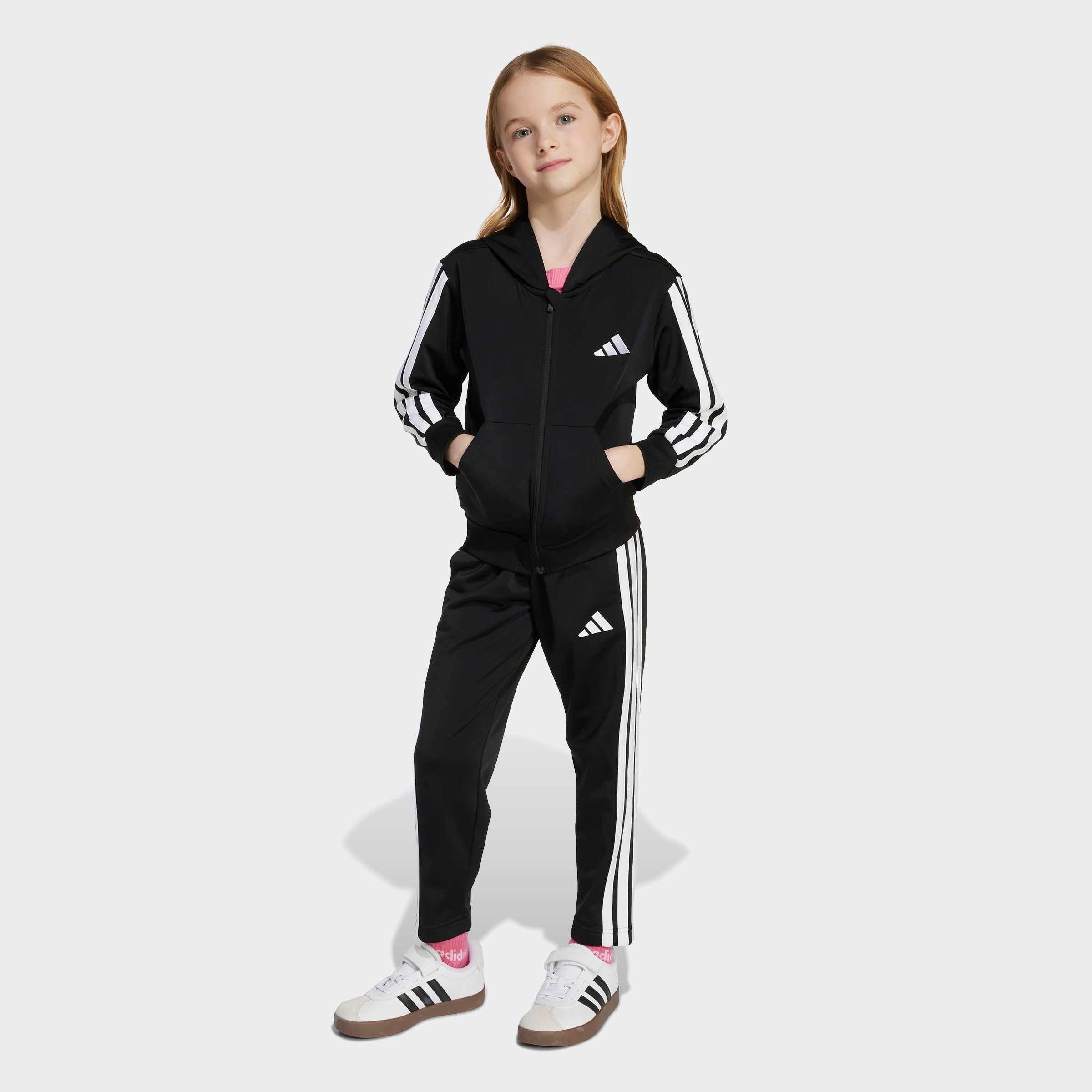 adidas Sportswear Trainingsanzug ESSENTIALS KIDS (2-tlg), mit 3-Streifen, aus weichem Trikotstoff, mit CLIMACOOL Technologie
