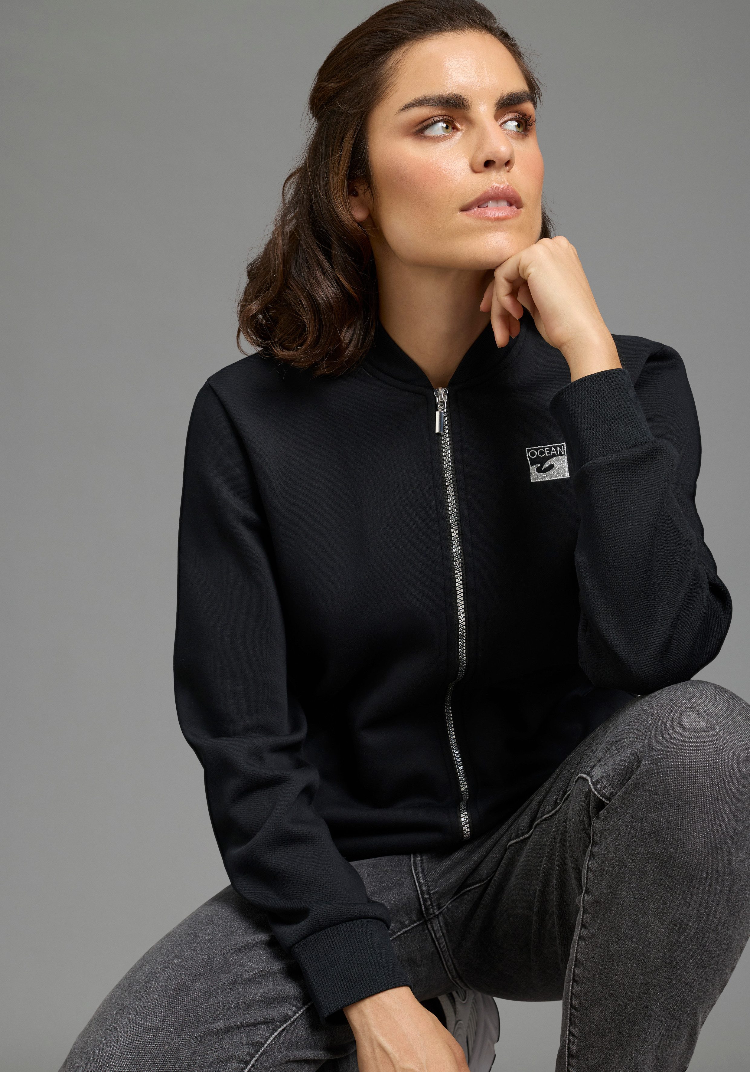 Laura Scott Sweatjacke (1-tlg) in Blousonform aus kuscheliger Sweatware, glänzendem Reißverschluss
