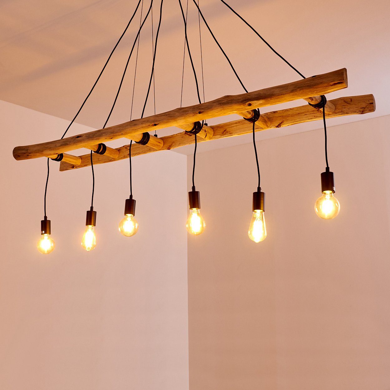Leuchtmittel, in Schwarz/Braun, aus Pendelleuchte moderne hofstein 6xE27, Metall/Holz »Campo« Hängelampe ohne