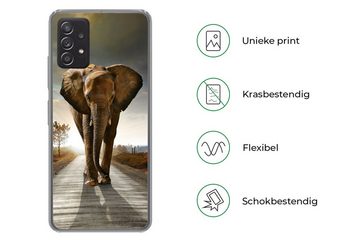 MuchoWow Handyhülle Elefant - Straße - Tiere - Sonnenuntergang - Landschaft, Phone Case, Handyhülle Samsung Galaxy A53, Silikon, Schutzhülle