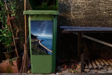 MuchoWow Wandsticker Der Blick aus dem Dorf Coalcliff in Australien (1 St), Mülleimer-aufkleber, Mülltonne, Sticker, Container, Abfalbehälter