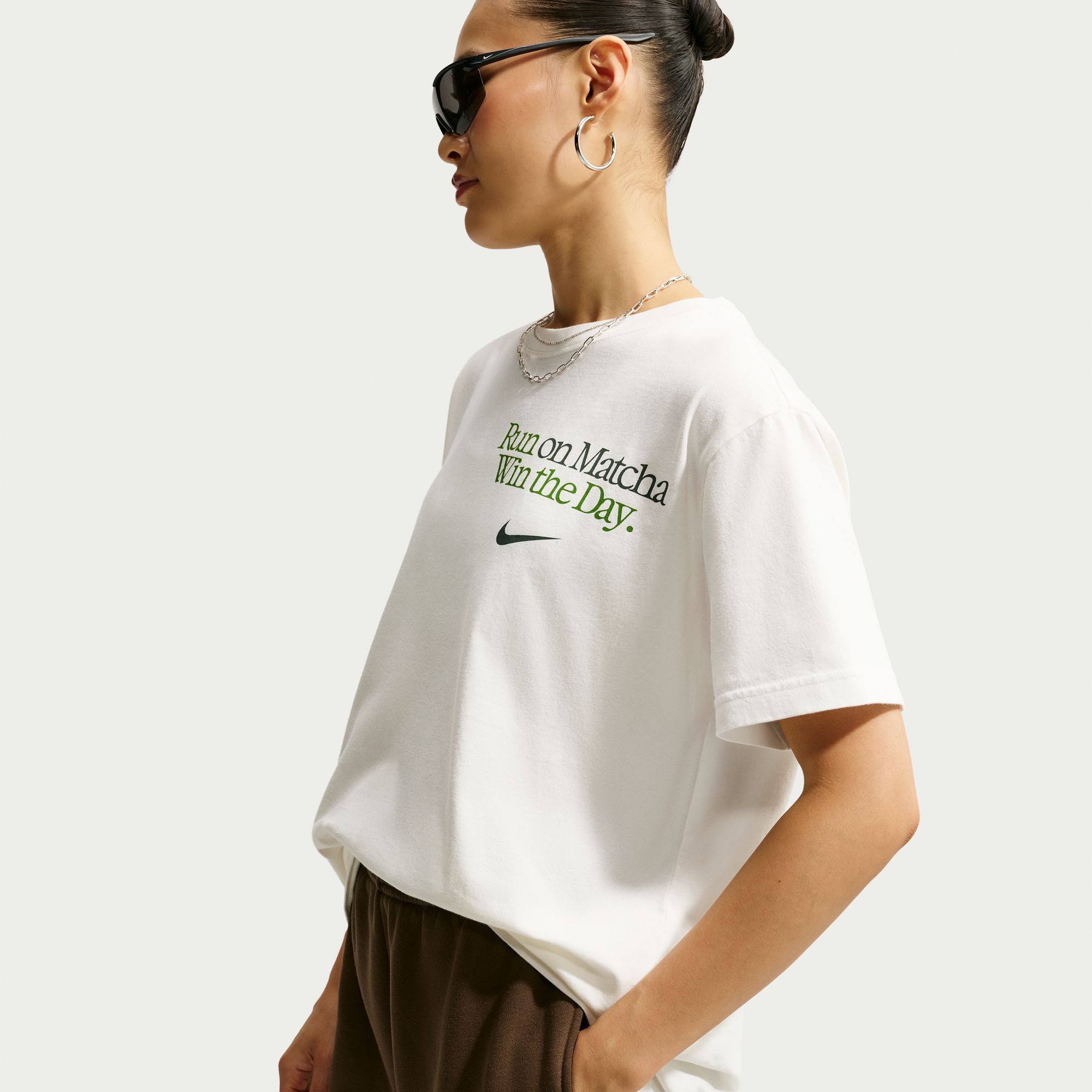 Nike Sportswear T-Shirt Nike Sportswear Women's T-Shirt mit Rundhalsausschnitt, in normaler Länge