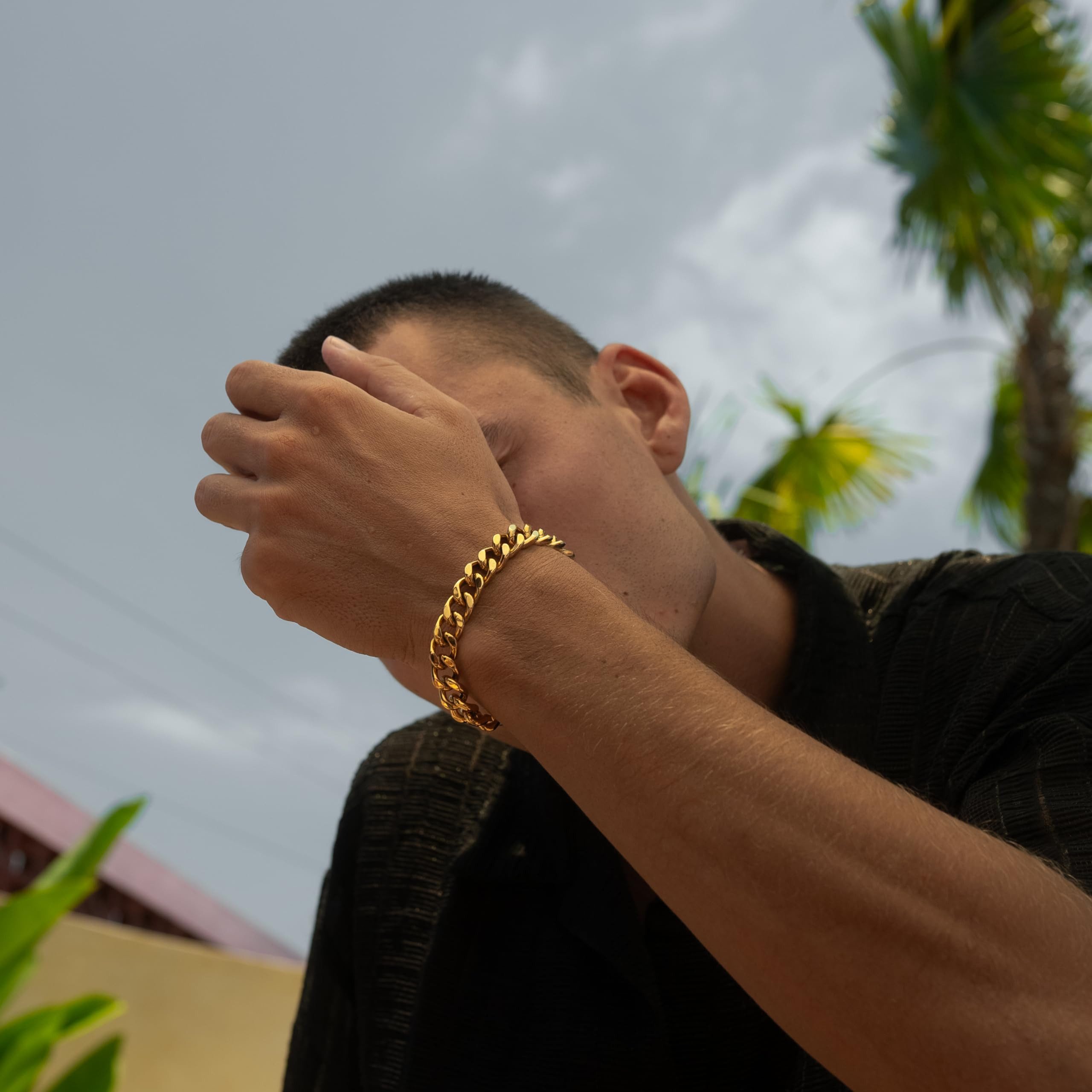 Made by Nami Edelstahlarmband Silber/Gold • Minimalistisches Armband für Herren, Silberarmband Männer • Grobe Cuban Link Chain Armkette – Bild 4 von 5