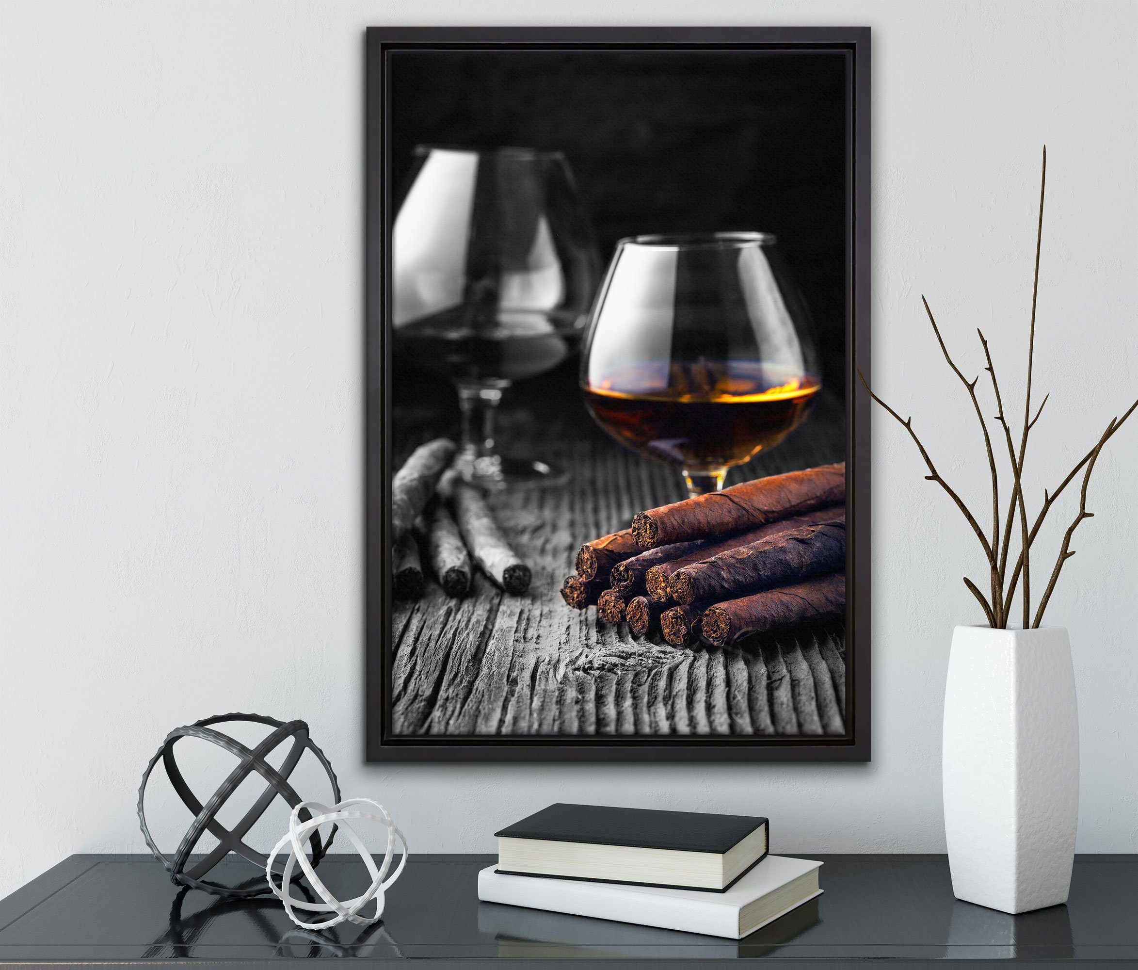 Zackenaufhänger (1 Pixxprint in Leinwandbild einem Wanddekoration Leinwandbild auf Zigarren St), inkl. Whisky Schattenfugen-Bilderrahmen Holztisch, bespannt, gefasst, mit fertig