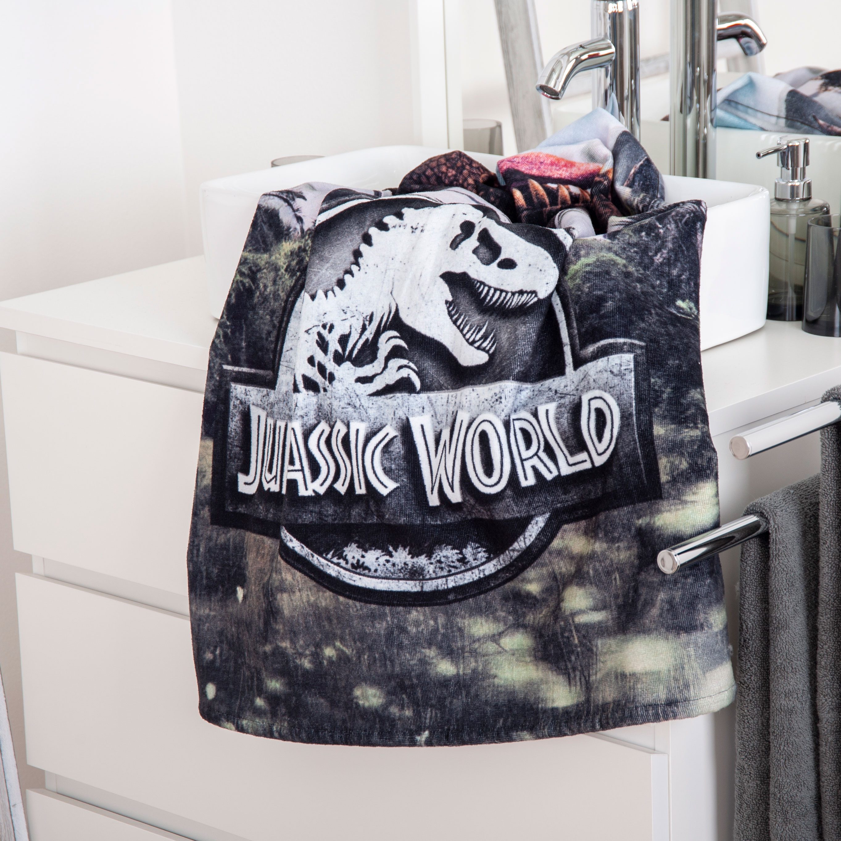 Brilliant Badetuch / Jurassic World / 75x150cm / 100% Baumwolle, 100% Baumwolle