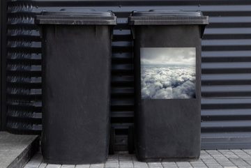 MuchoWow Wandsticker Luftaufnahme von vielen und großen Wolken (1 St), Mülleimer-aufkleber, Mülltonne, Sticker, Container, Abfalbehälter