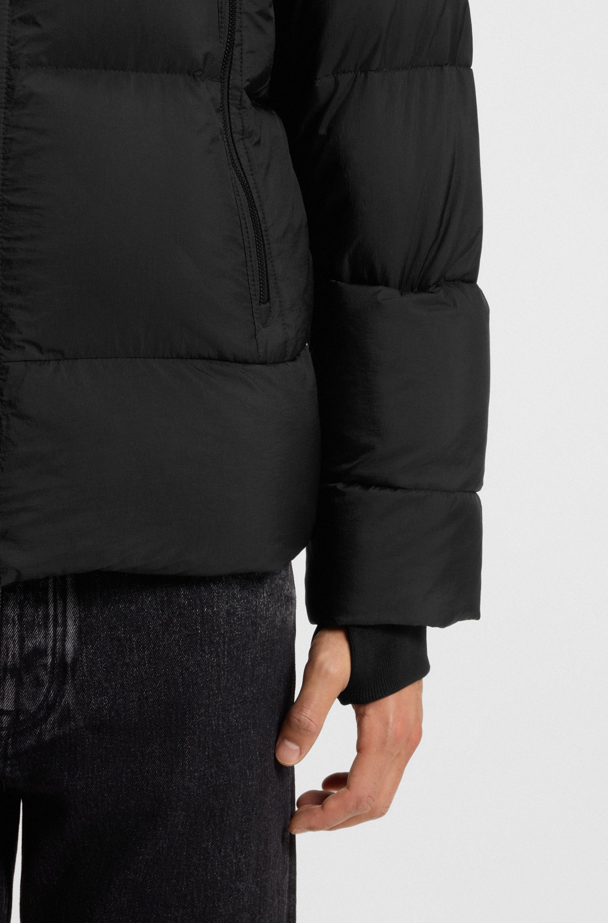 BOSS ORANGE Steppjacke Orbok Stehkragen, Oversized Fit, abnehmbare Kapuze
