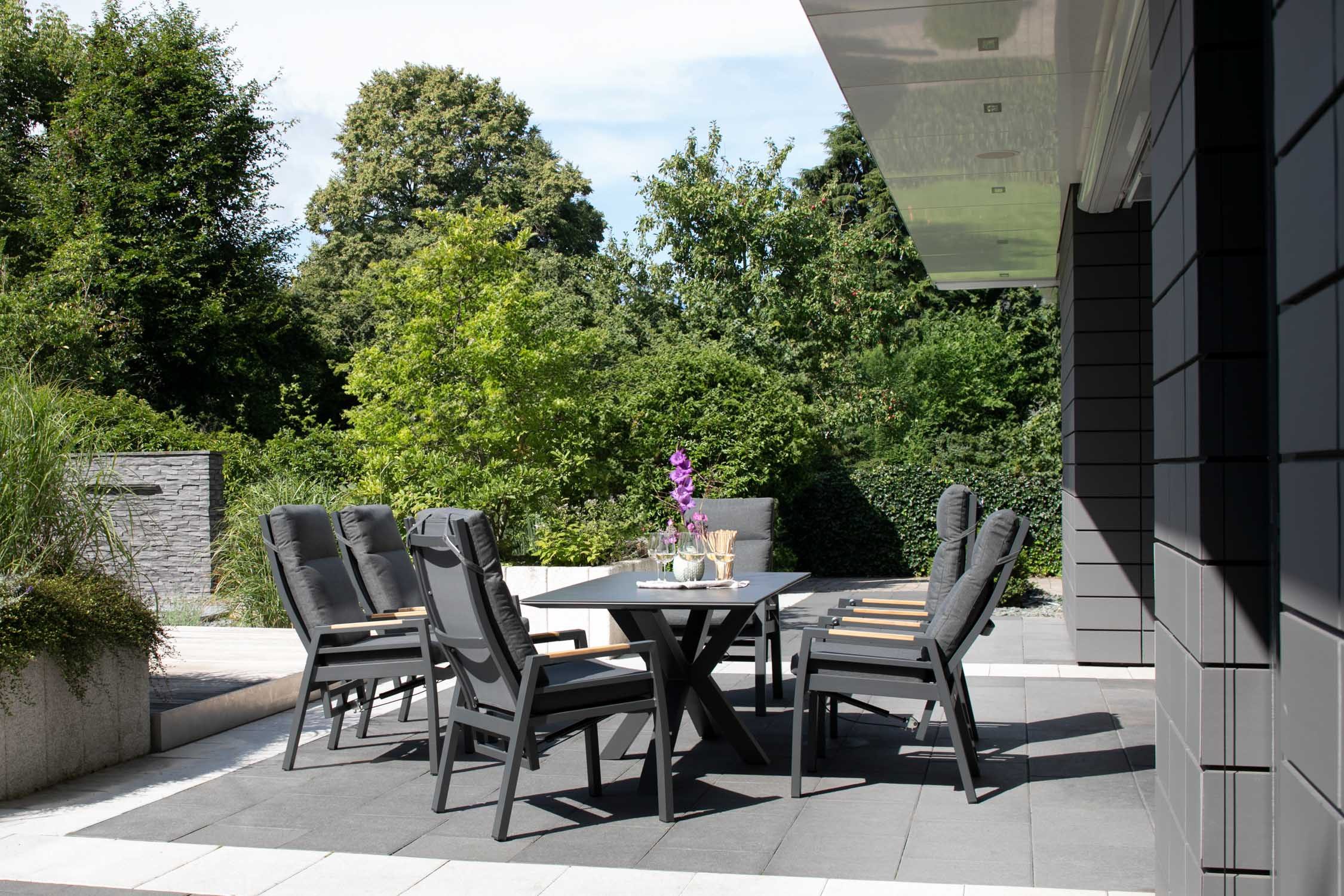 MR.DEKO Gartenlounge-Set Relaxsessel Sevilla mit Tisch Malaga 200 x 90 cm
