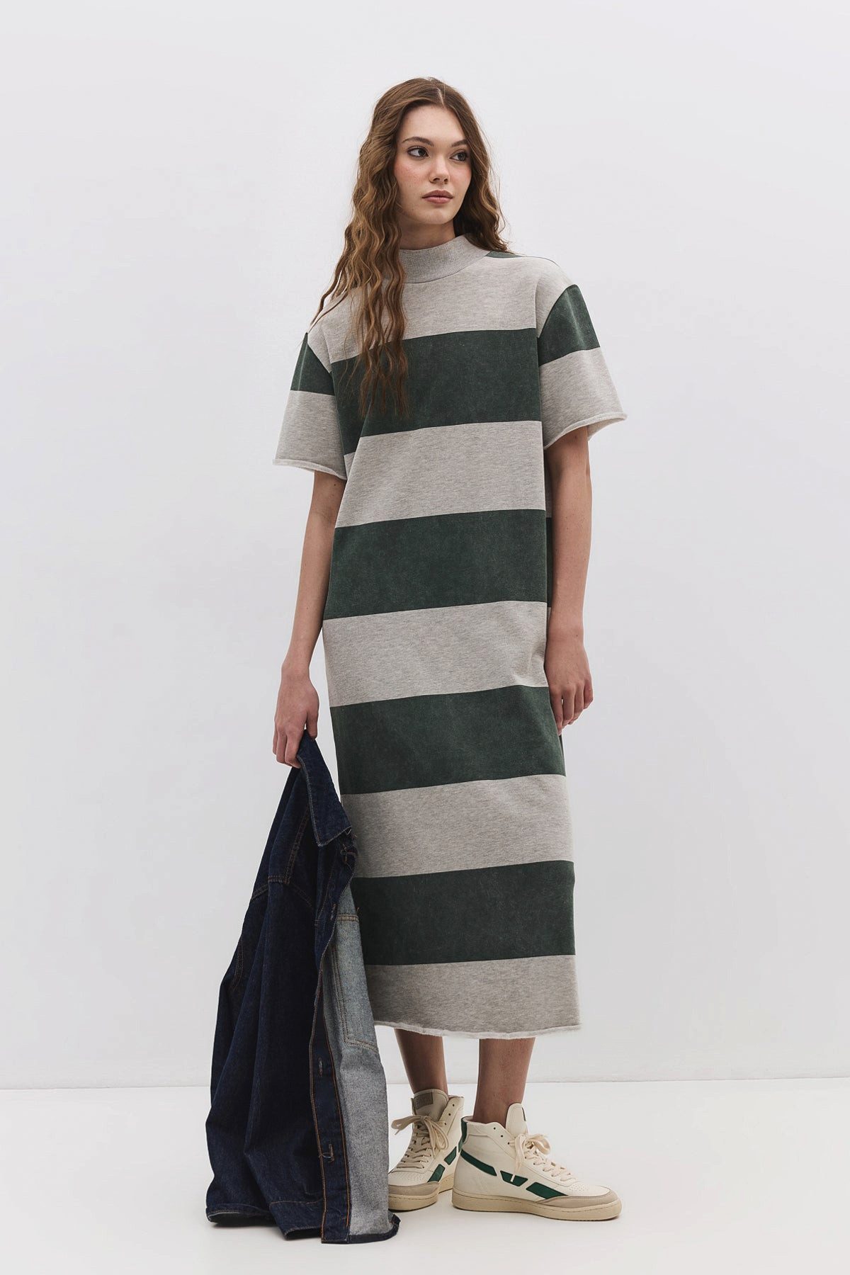 No Matter What Minikleid Gestreiftes Midikleid mit geschlossenem Halsausschnitt und Schlitz