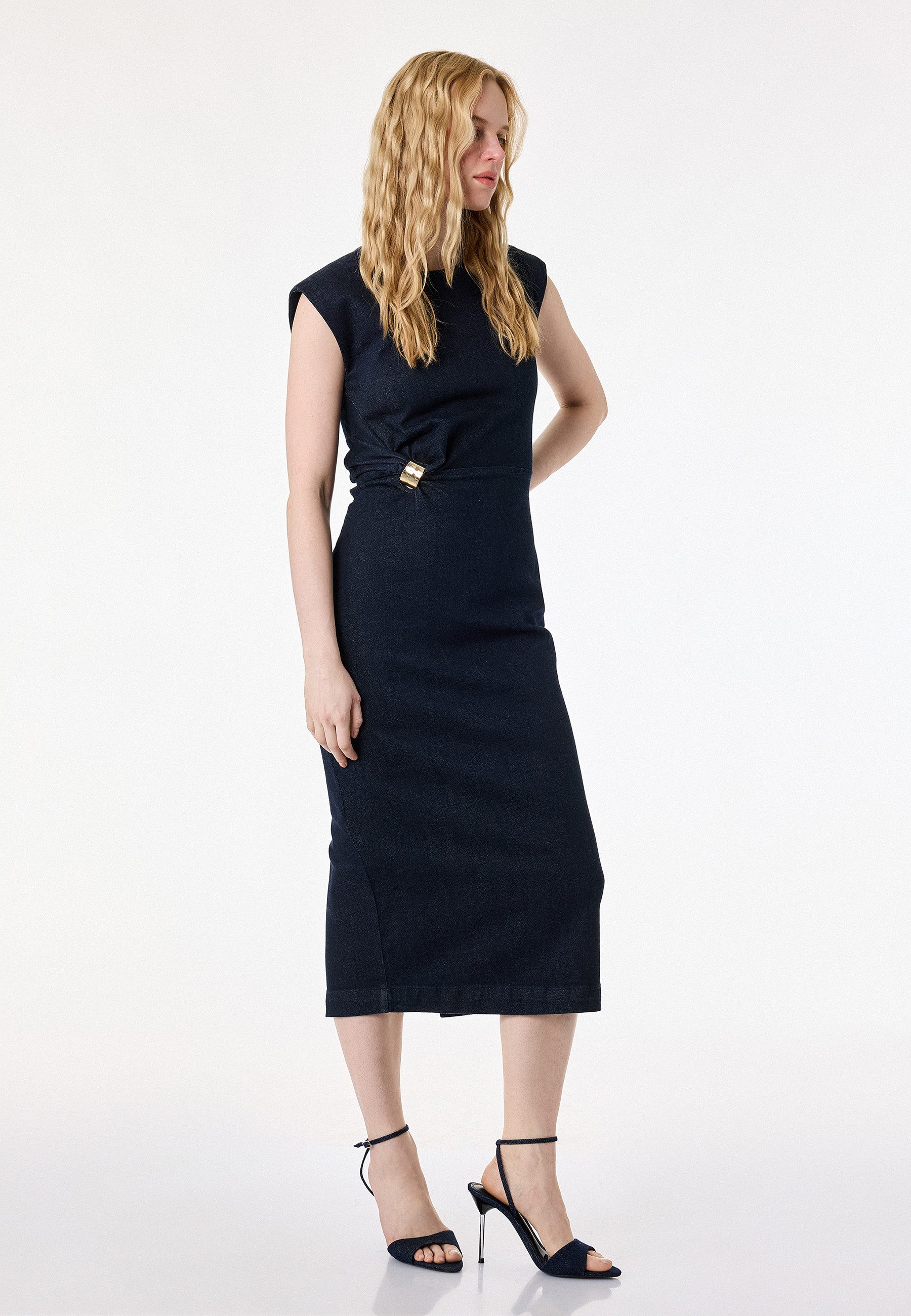 Koton Badekleid Mit Metall-Accessoires Rundhalsausschnitt Jeanskleid