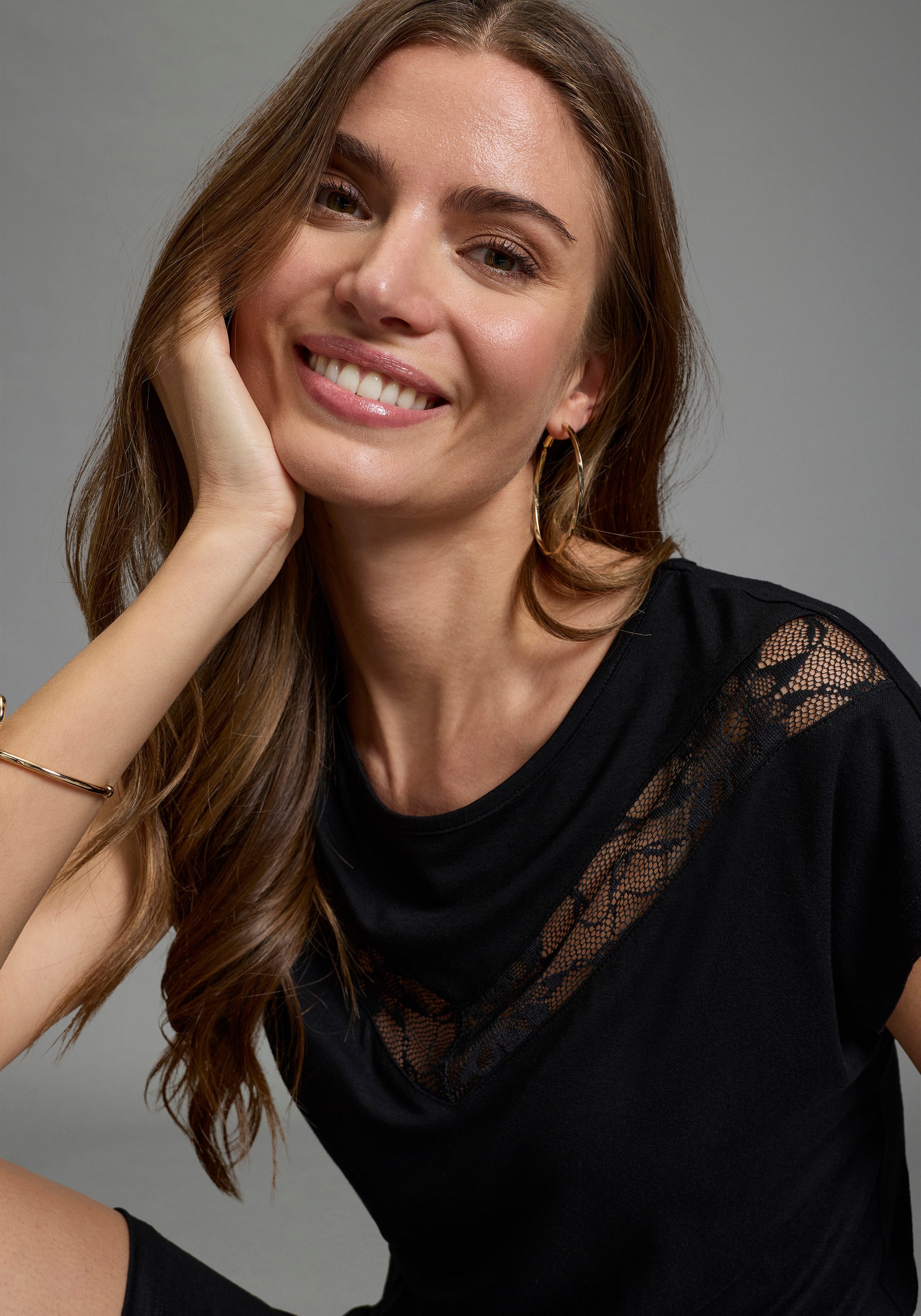 Laura Scott Abendkleid mit U-Boot-Ausschnitt, mit Spitzenapplikationen, unifarben, Kurzarm