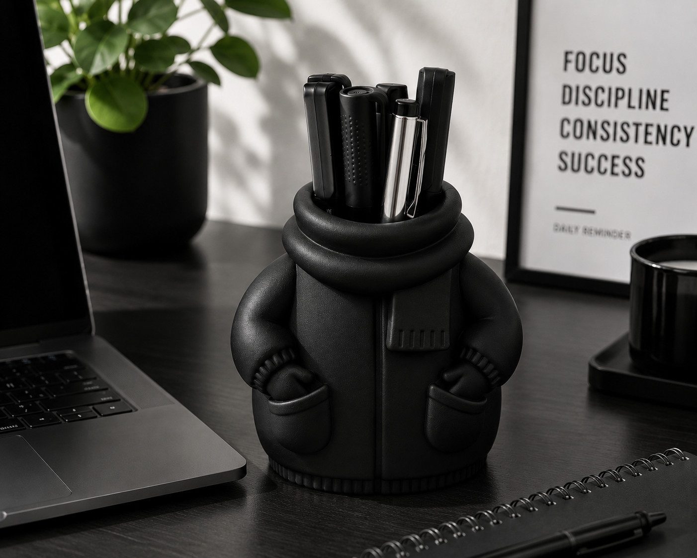 Alpha Electronics Organizer Stiftehalter im Winterjacken-Design Moderner Desk Organizer (Spar-Set, 1 St., für Schreibtisch & Büro), Dekoratives Home Office Accessoire