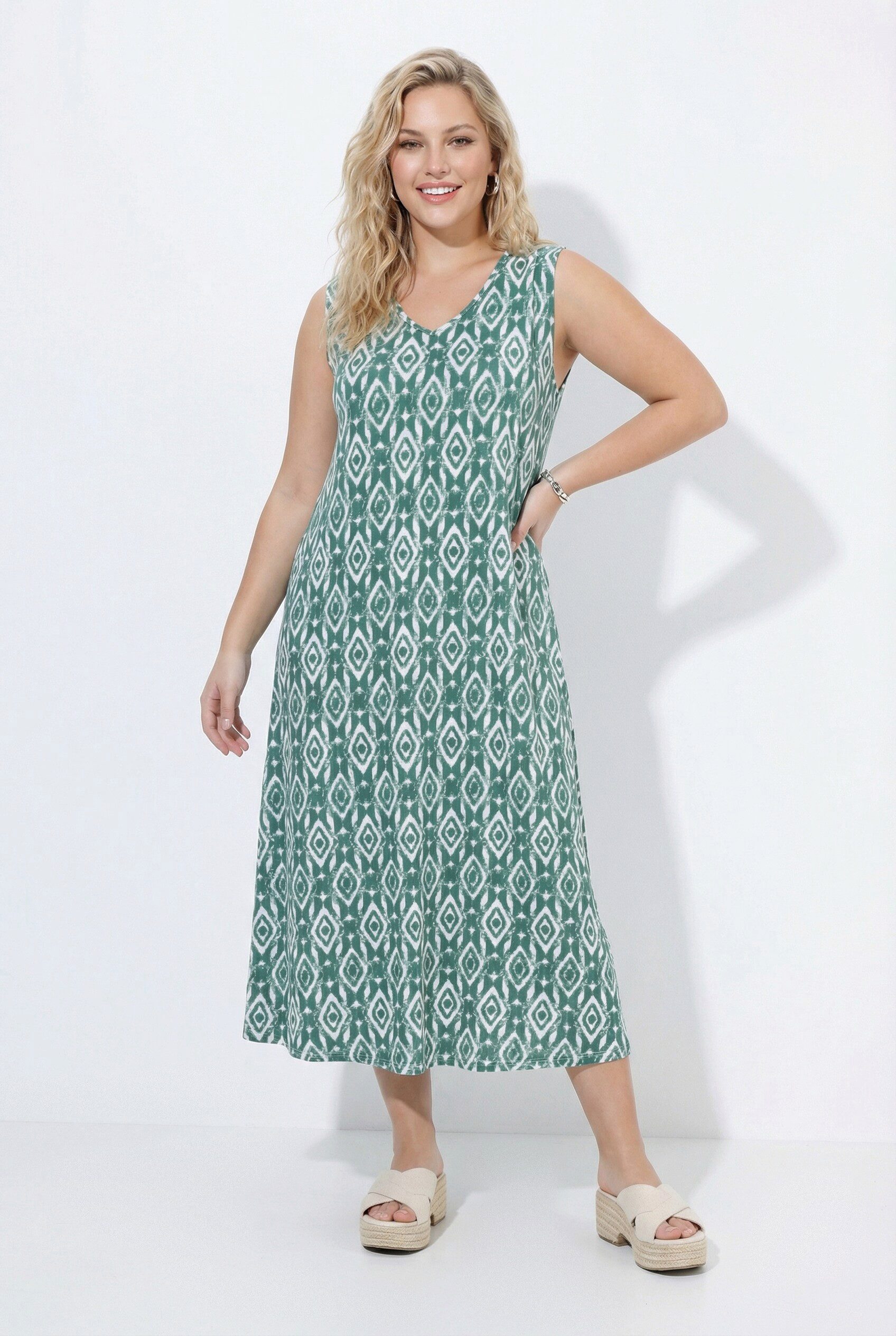 Ulla Popken Maxikleid Maxikleid grafischer Druck V-Ausschnitt ärmellos
