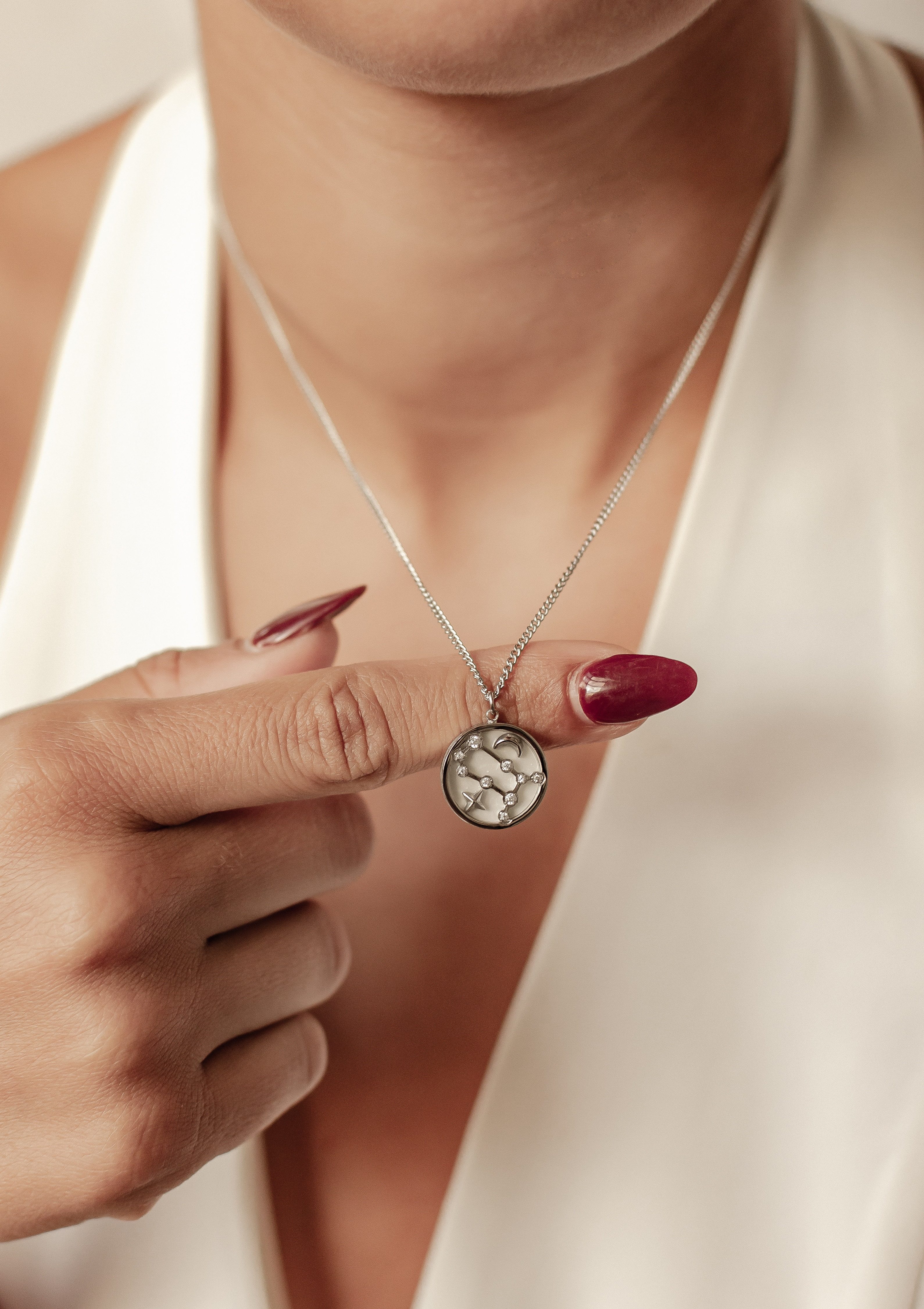 Hey Happiness Kette mit Anhänger Sternzeichen, Astro Plättchen, Horoskop Kette Sternbild mit Tierkreis Zeichen, wasserfest