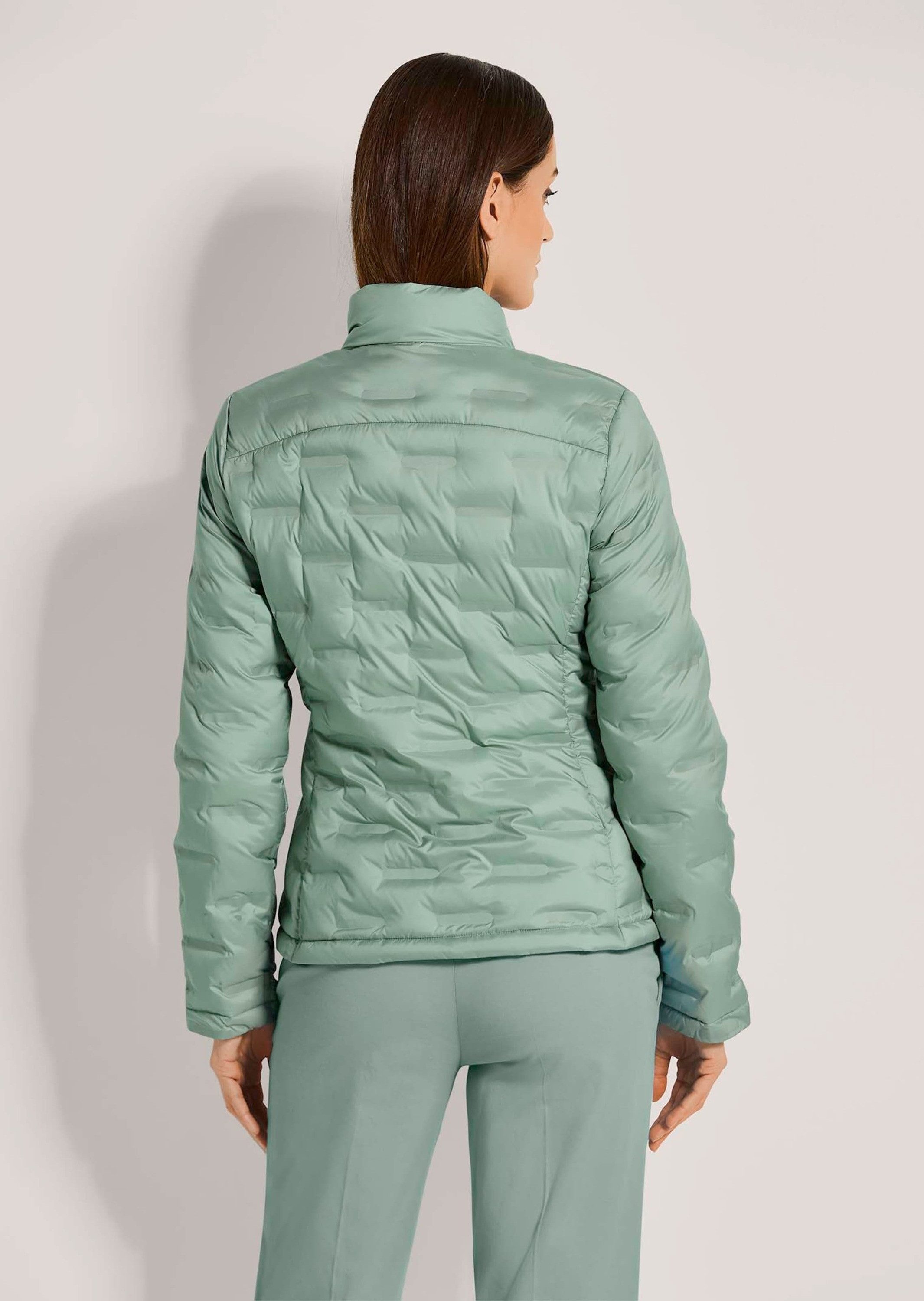 MADELEINE Steppjacke Sportliche Jacke aus Sommer-Stepp Allover-Design und kleiner Stehkragen als Blickfang – Bild 2 von 5