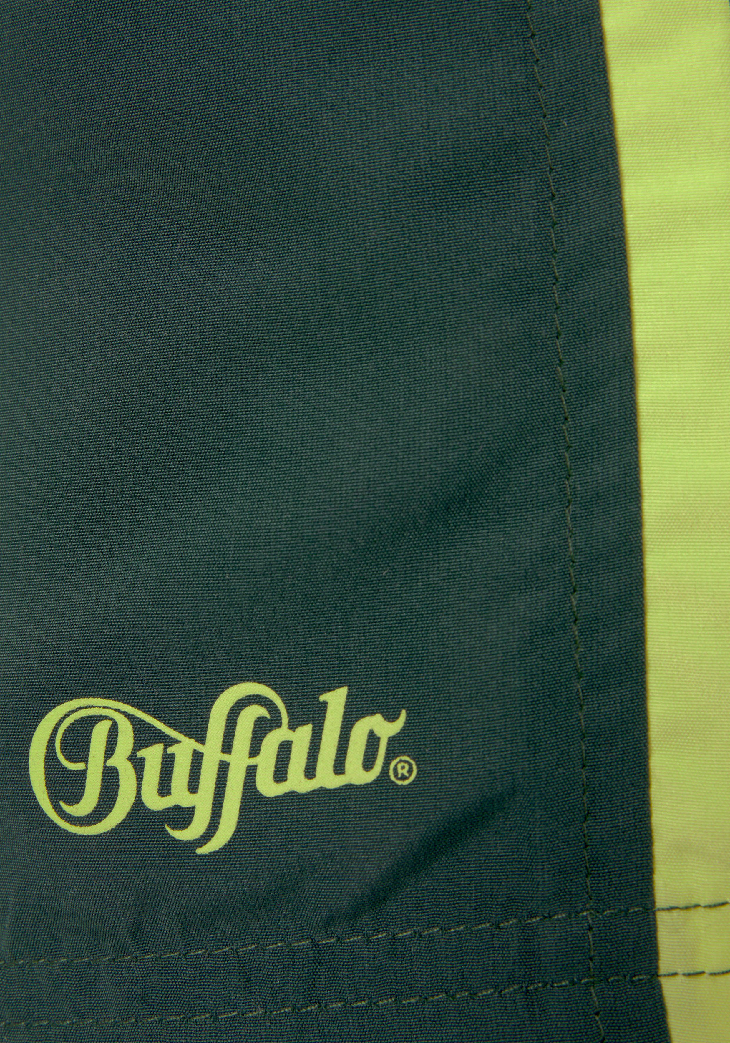 kontrastfarbenen Badeshorts oliv-lime mit Buffalo Details
