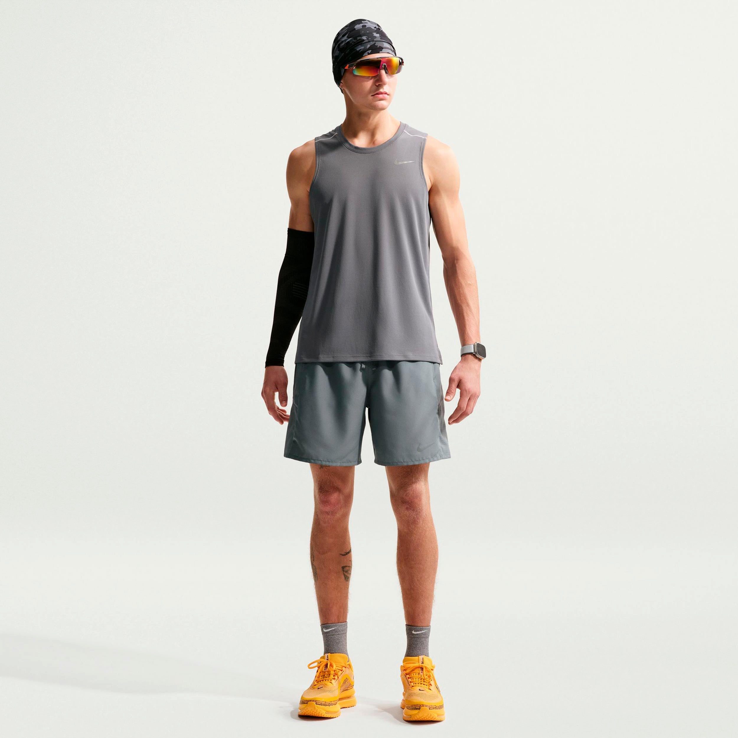 Nike Laufshorts Miler 7in