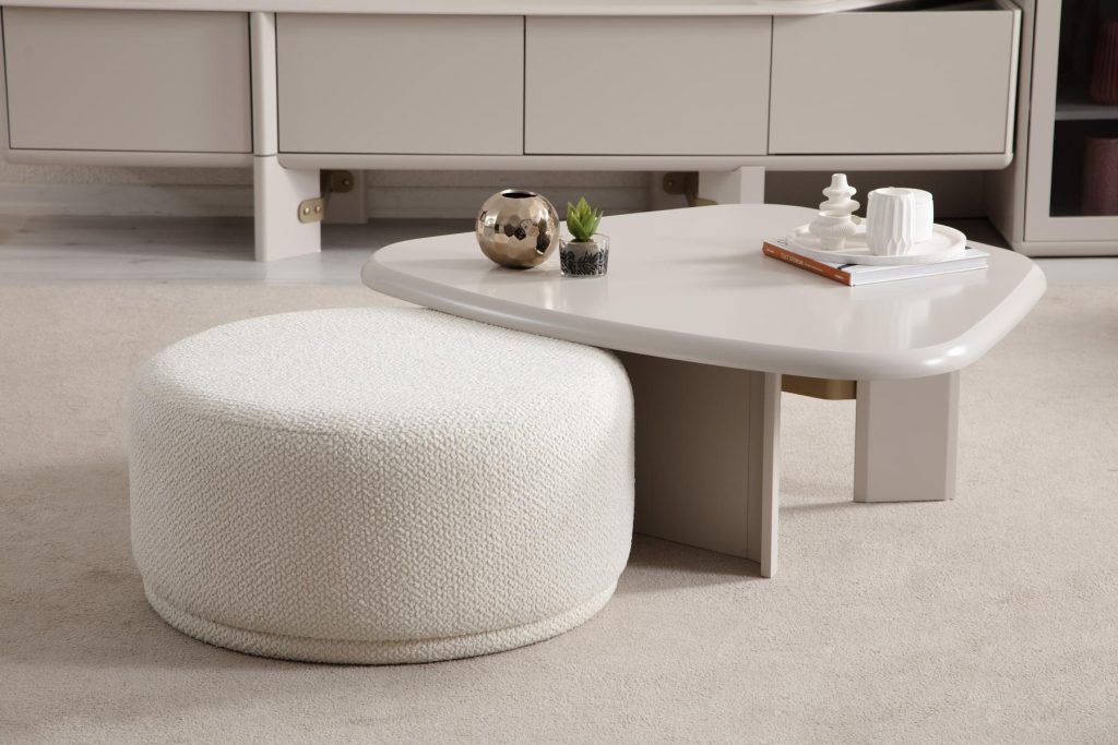 Bermo Home Sitzhocker "Wolkentraum", Beistellhocker in organischer Form, Bouclé-Optik