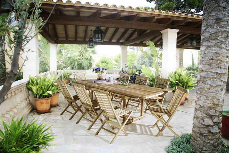 Junado® Garten-Essgruppe Kuba Menorca, robustes Teakholz, Auszugstisch 180-240 cm, 8 Klappstühle