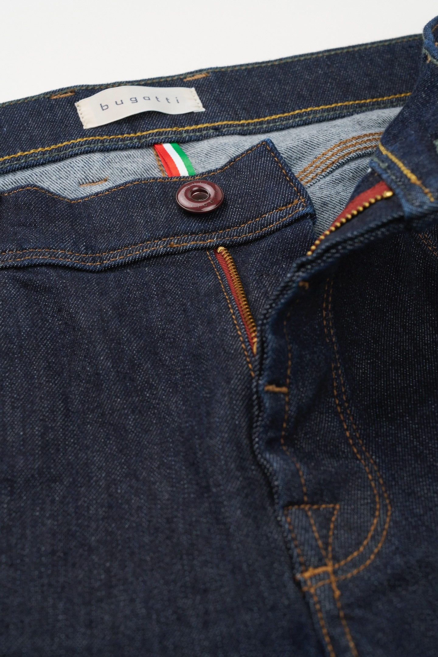 bugatti 5-Pocket-Jeans mit dezenter Waschung günstig online kaufen
