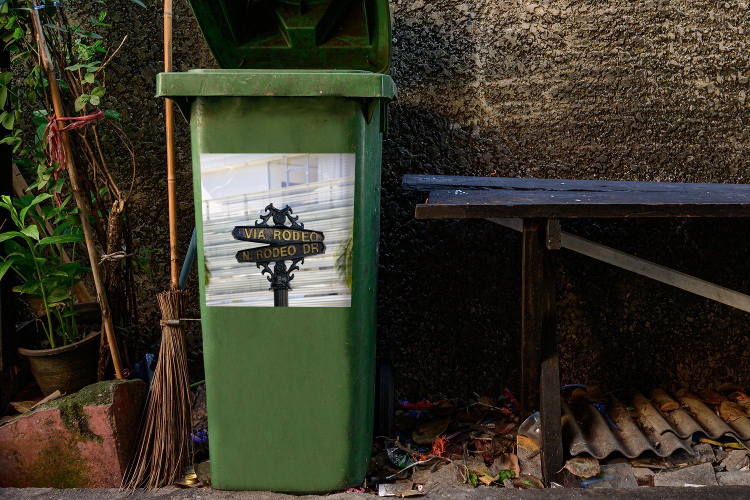 MuchoWow Beverly Straßenschild Container, Abfalbehälter Mülleimer-aufkleber, zwischen Sticker, Palmen (1 Wandsticker St), in Mülltonne, Hills